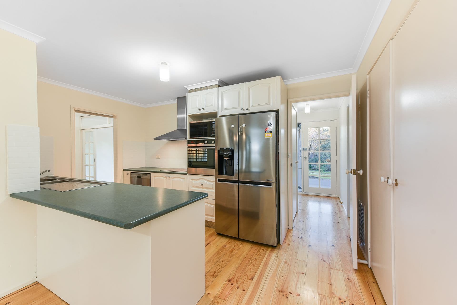29 Barondi Avenue, Narre Warren VIC 3805, Narre Warren - Thumbnail 8