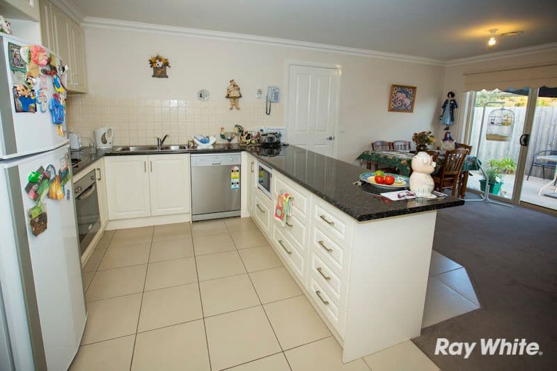 15-16 Henty Street, PAKENHAM VIC 3810, Pakenham - Thumbnail 3