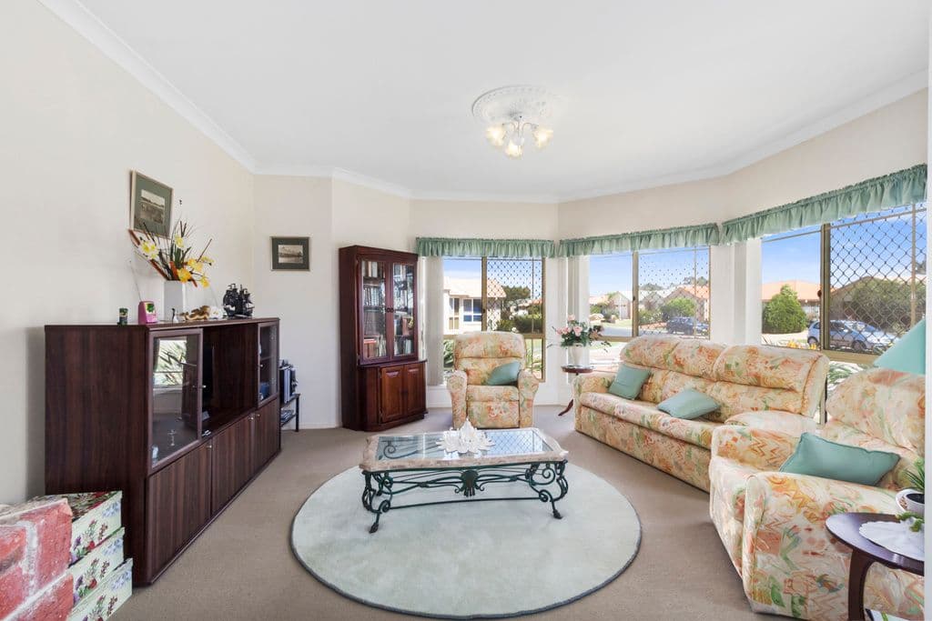 100 Winders Place, Banora Point - Thumbnail 2