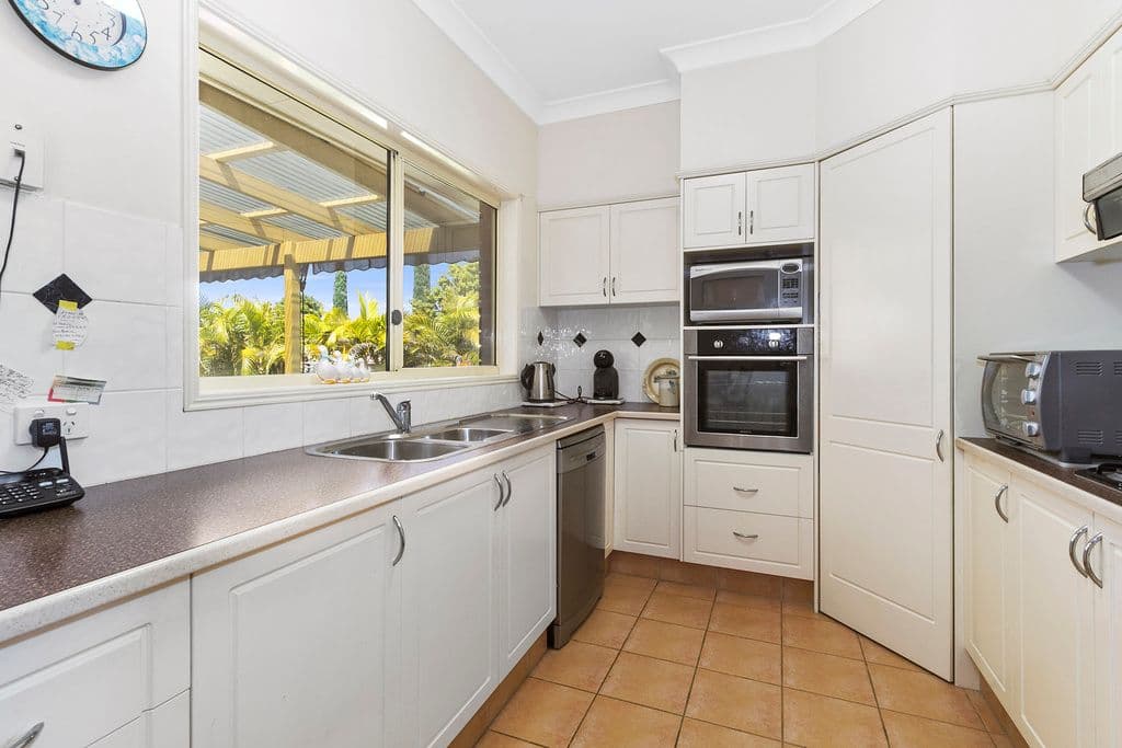100 Winders Place, Banora Point - Thumbnail 3
