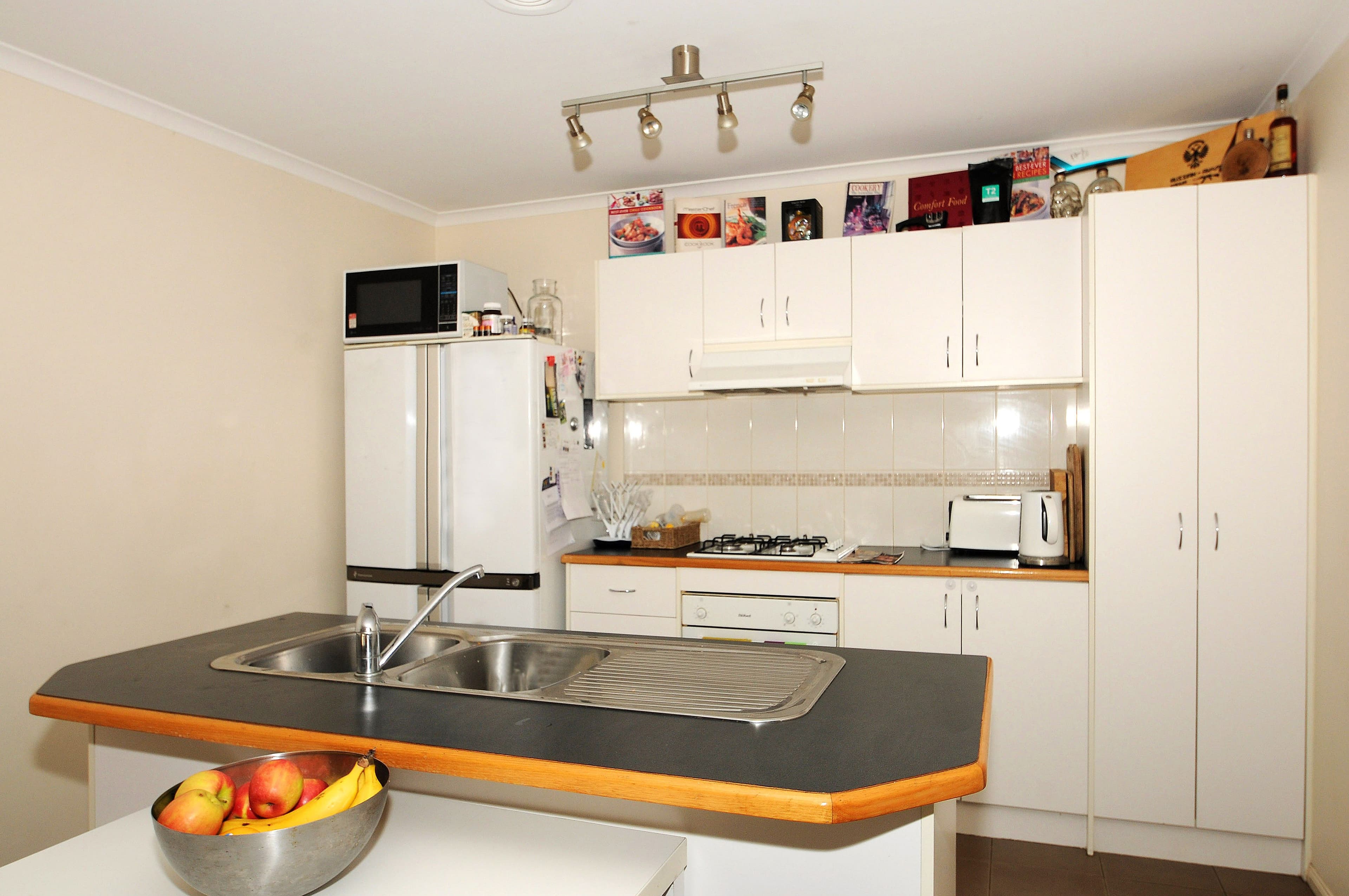 6 Esta Court, Carrum Downs VIC 3201, Carrum Downs - Thumbnail 2