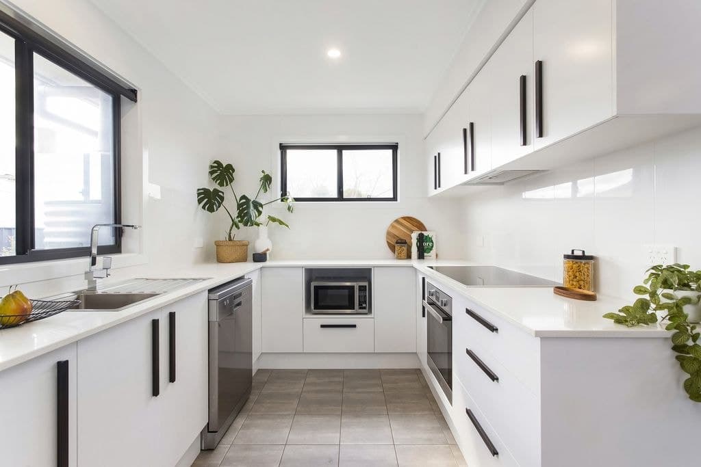 8/6 Heaslip Street, Coniston - Thumbnail 3
