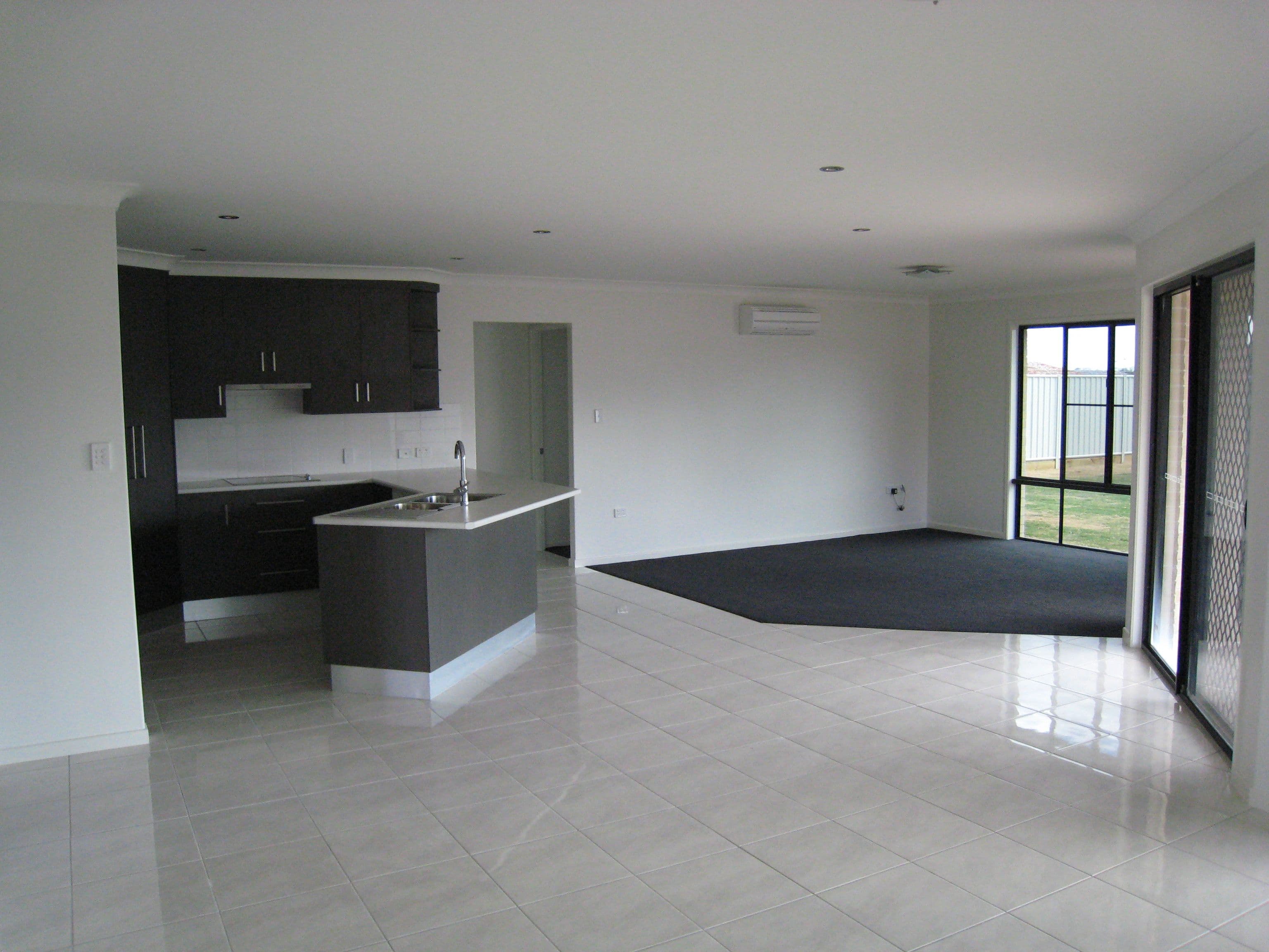 23 Glovar Street, Emerald QLD 4720, Emerald - Thumbnail 2