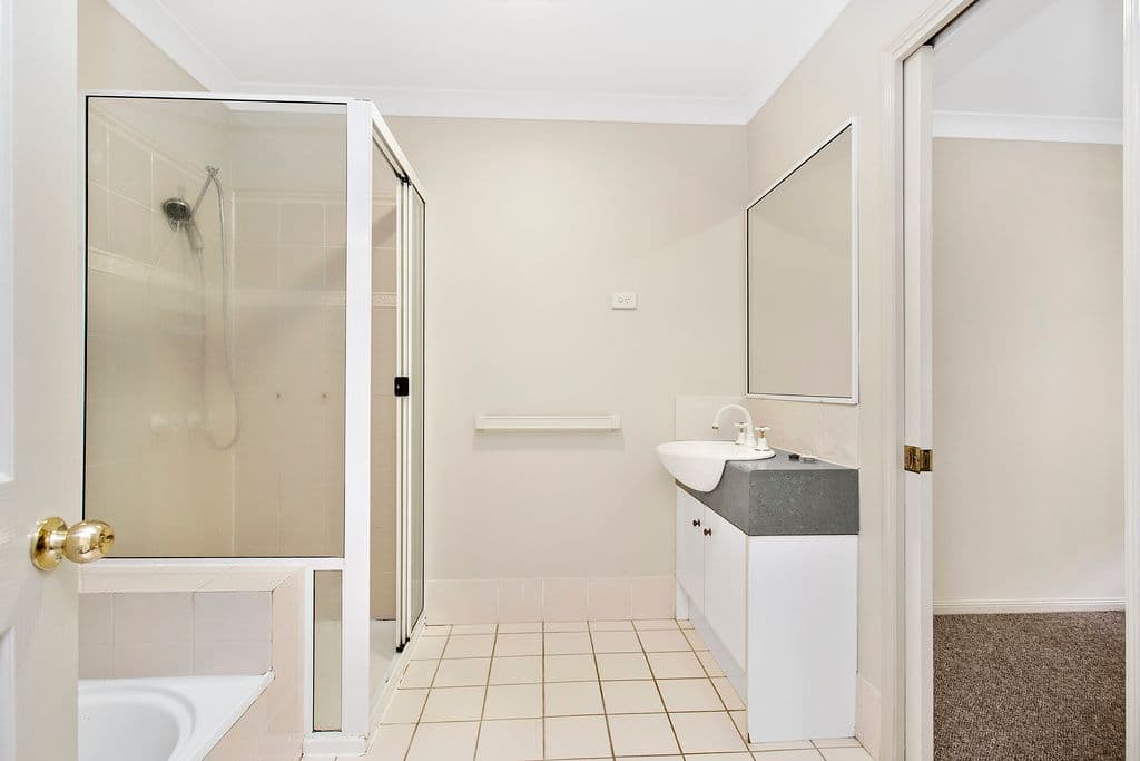 100 Racecourse Drive, BUNDALL QLD 4217, Bundall - Thumbnail 7