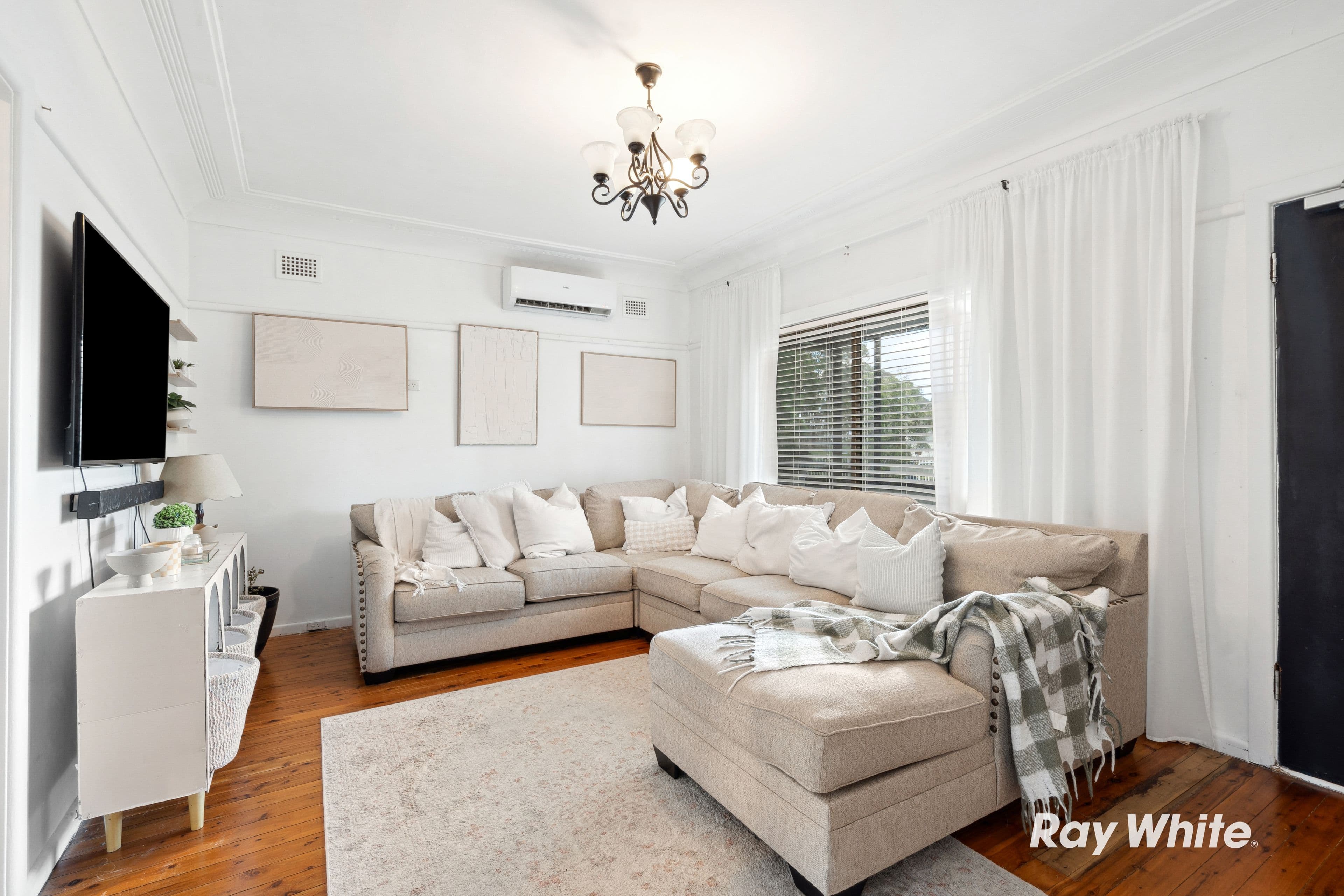 3 Mountview Avenue, Doonside NSW 2767, Doonside - Thumbnail 2