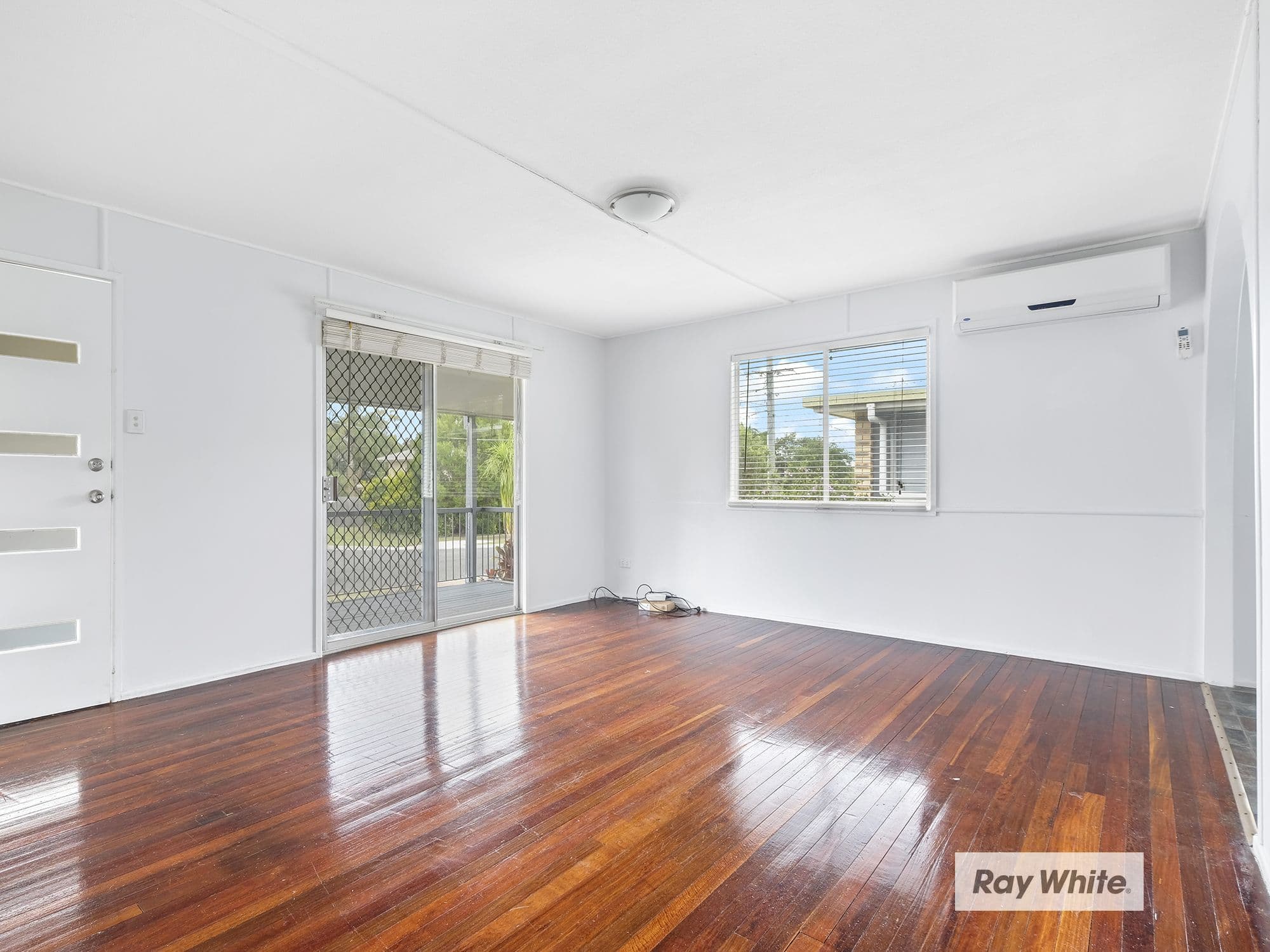 41 Russell Street, Silkstone QLD 4304, Silkstone - Thumbnail 4