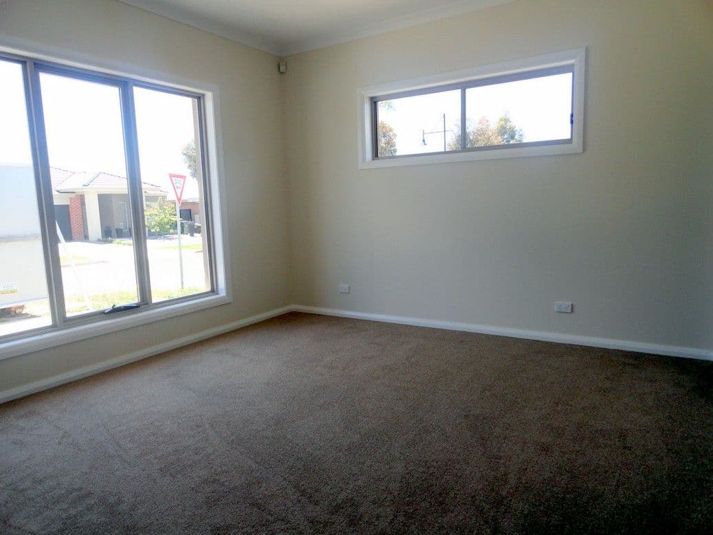 24 Softwood Drive, MERNDA VIC 3754, Mernda - Thumbnail 2
