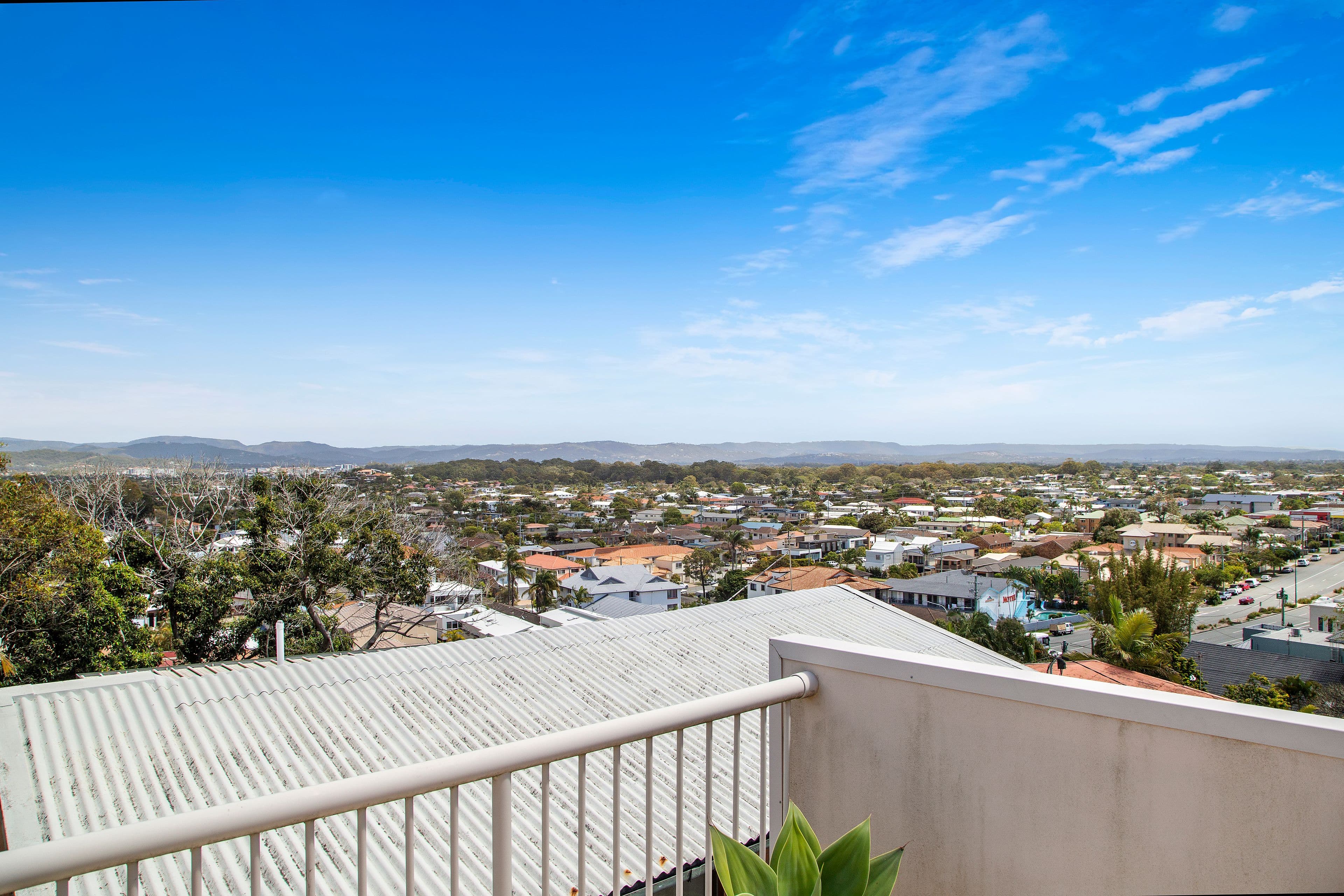 24 Brakes Crescent, Miami QLD 4220, Miami - Thumbnail 3