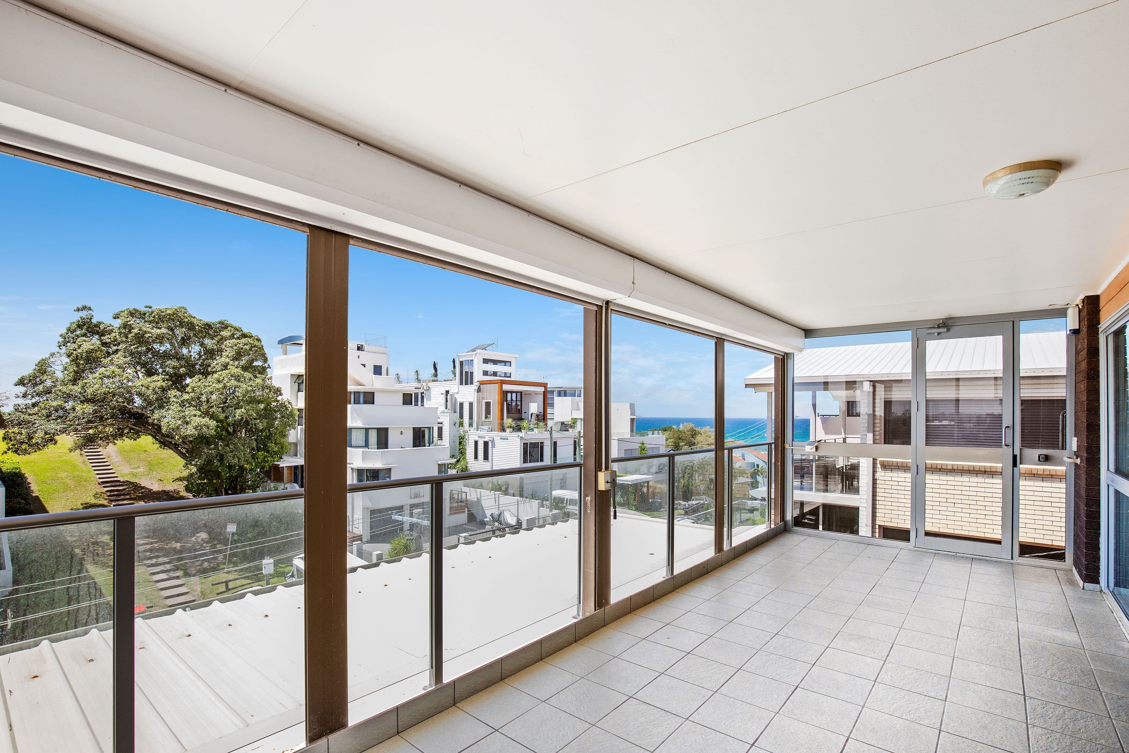 24 Brakes Crescent, Miami QLD 4220, Miami - Thumbnail 4