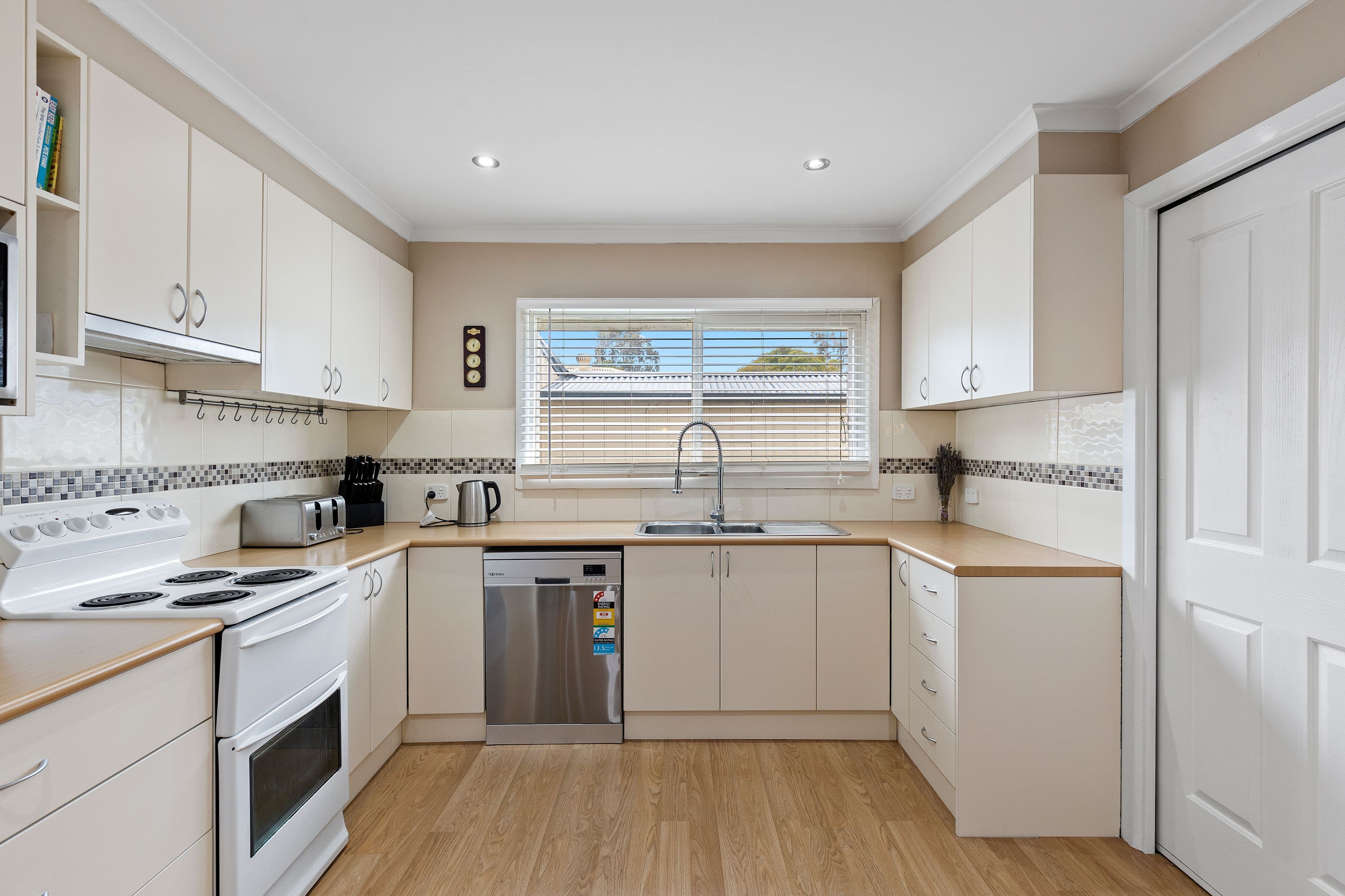 1 Mitchell Avenue, Boronia VIC 3155, Boronia - Thumbnail 3