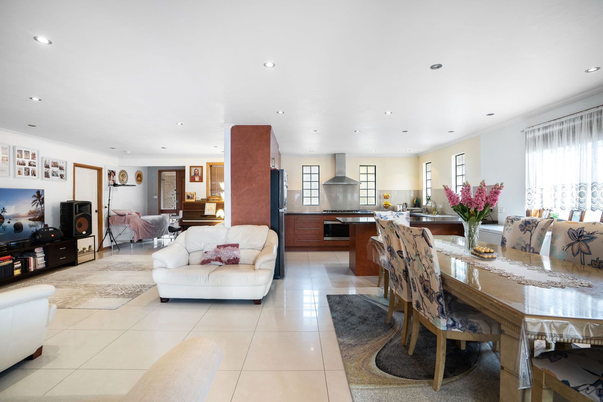 10 Marble Close, Bossley Park NSW 2176, Bossley Park - Thumbnail 2