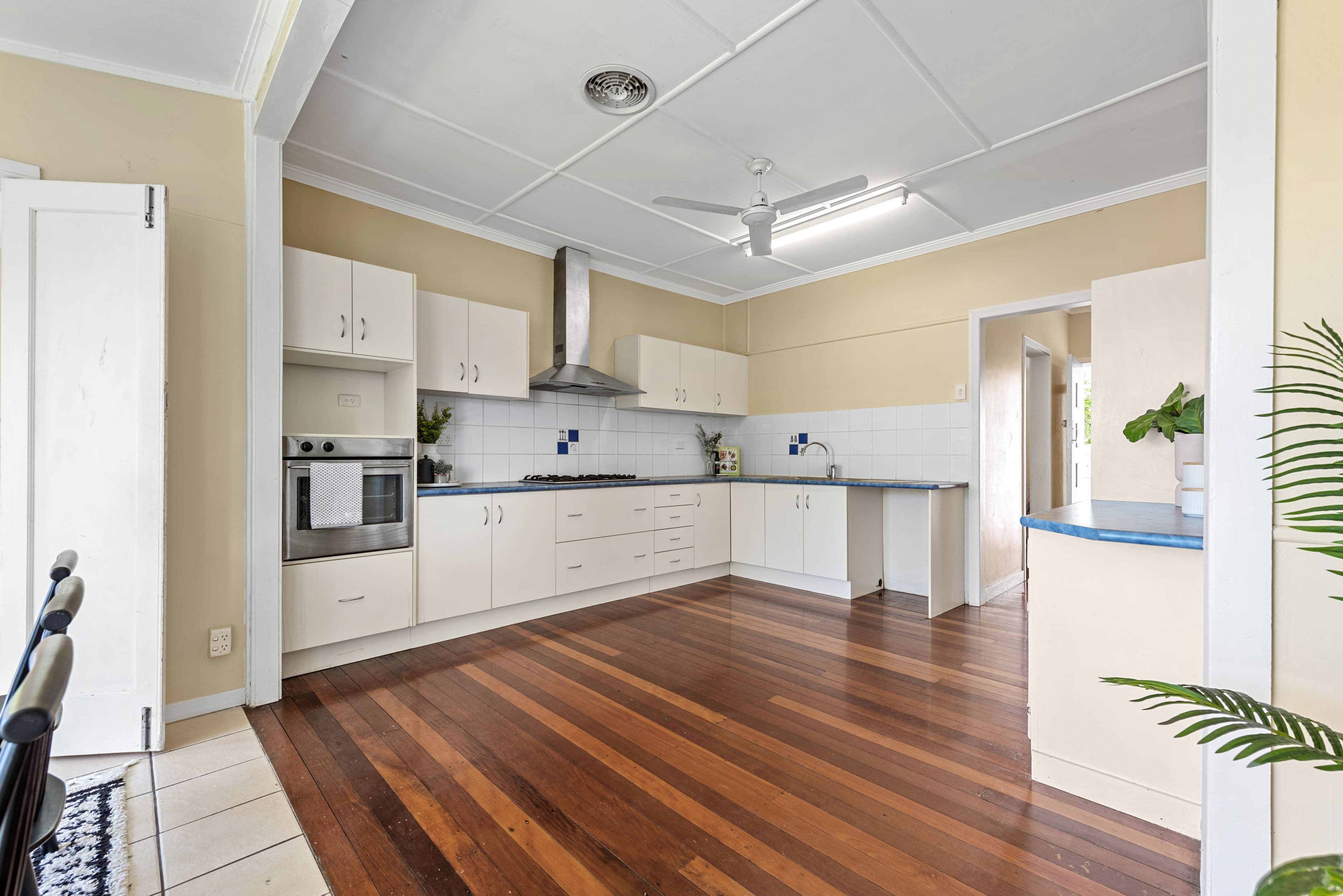 559 Stafford Road, Stafford QLD 4053, Stafford - Thumbnail 2
