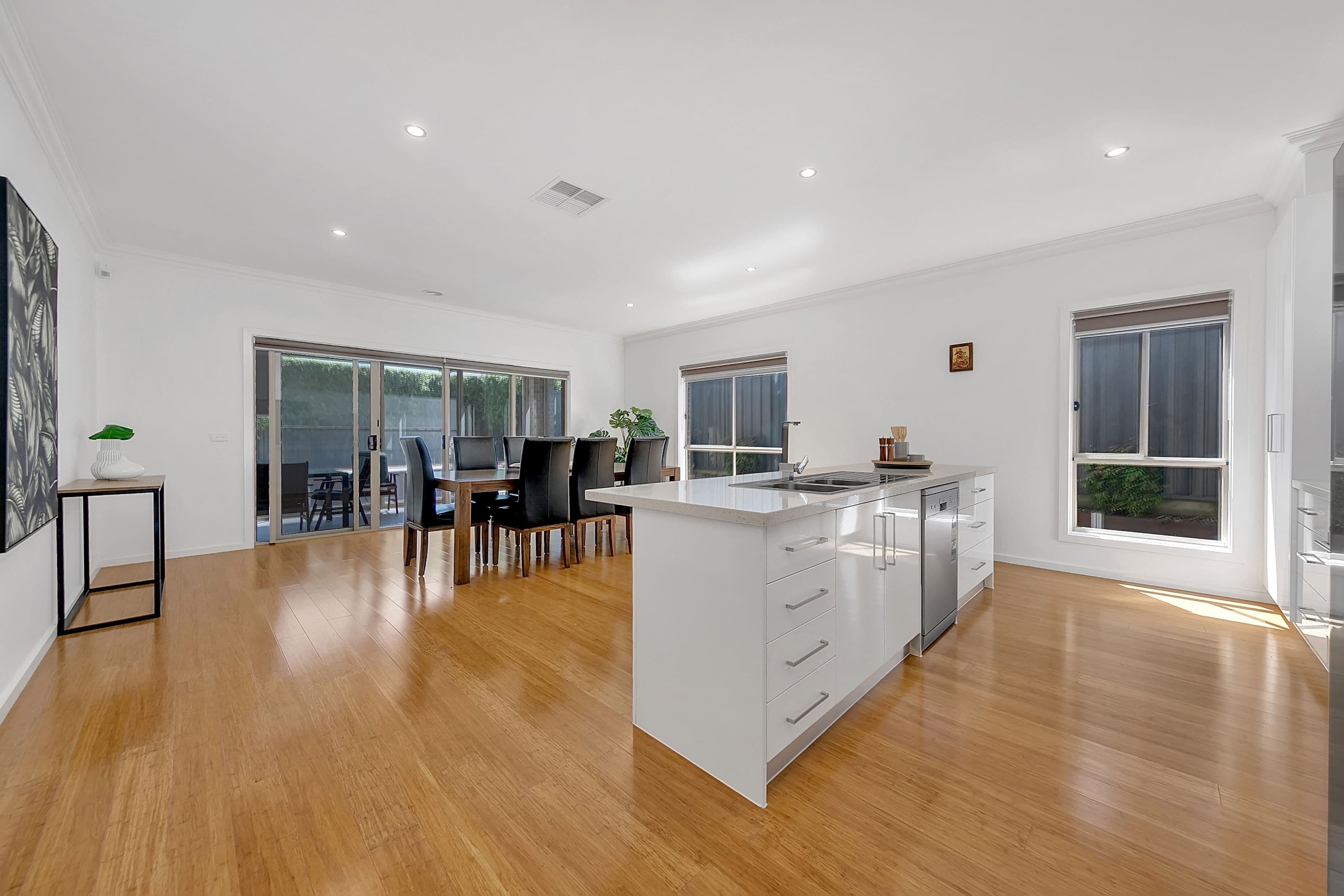 8 Gallagher Way, Mernda VIC 3754, Mernda - Thumbnail 5