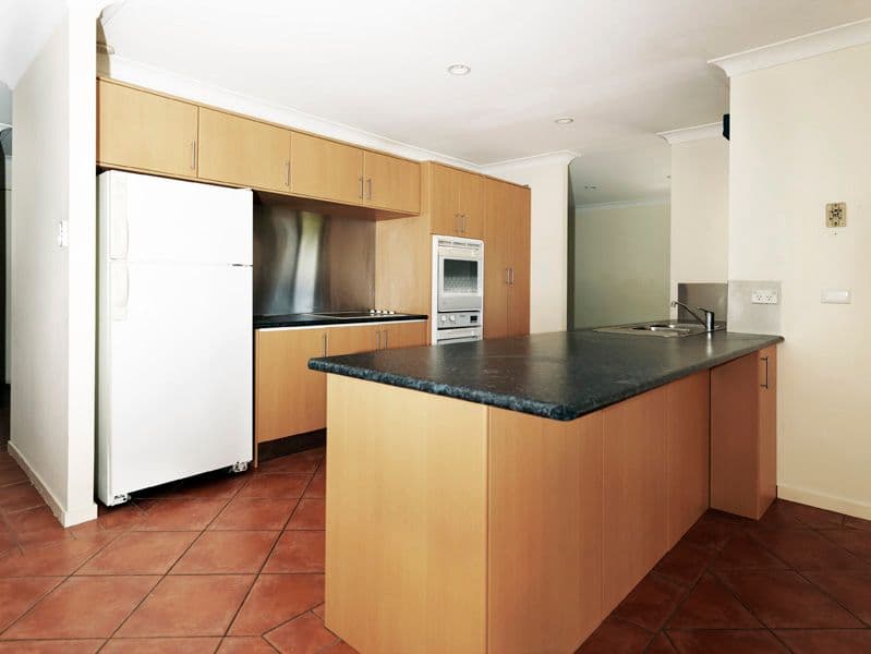 4  Rosella Court, CARRARA QLD 4211, Carrara - Thumbnail 2