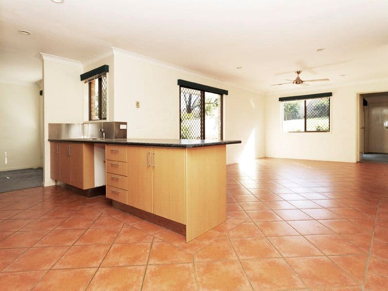 4  Rosella Court, CARRARA QLD 4211, Carrara - Thumbnail 3