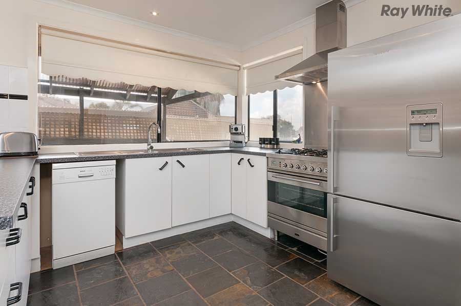 9 Hulme Court, Hillside VIC 3037, Hillside - Thumbnail 2