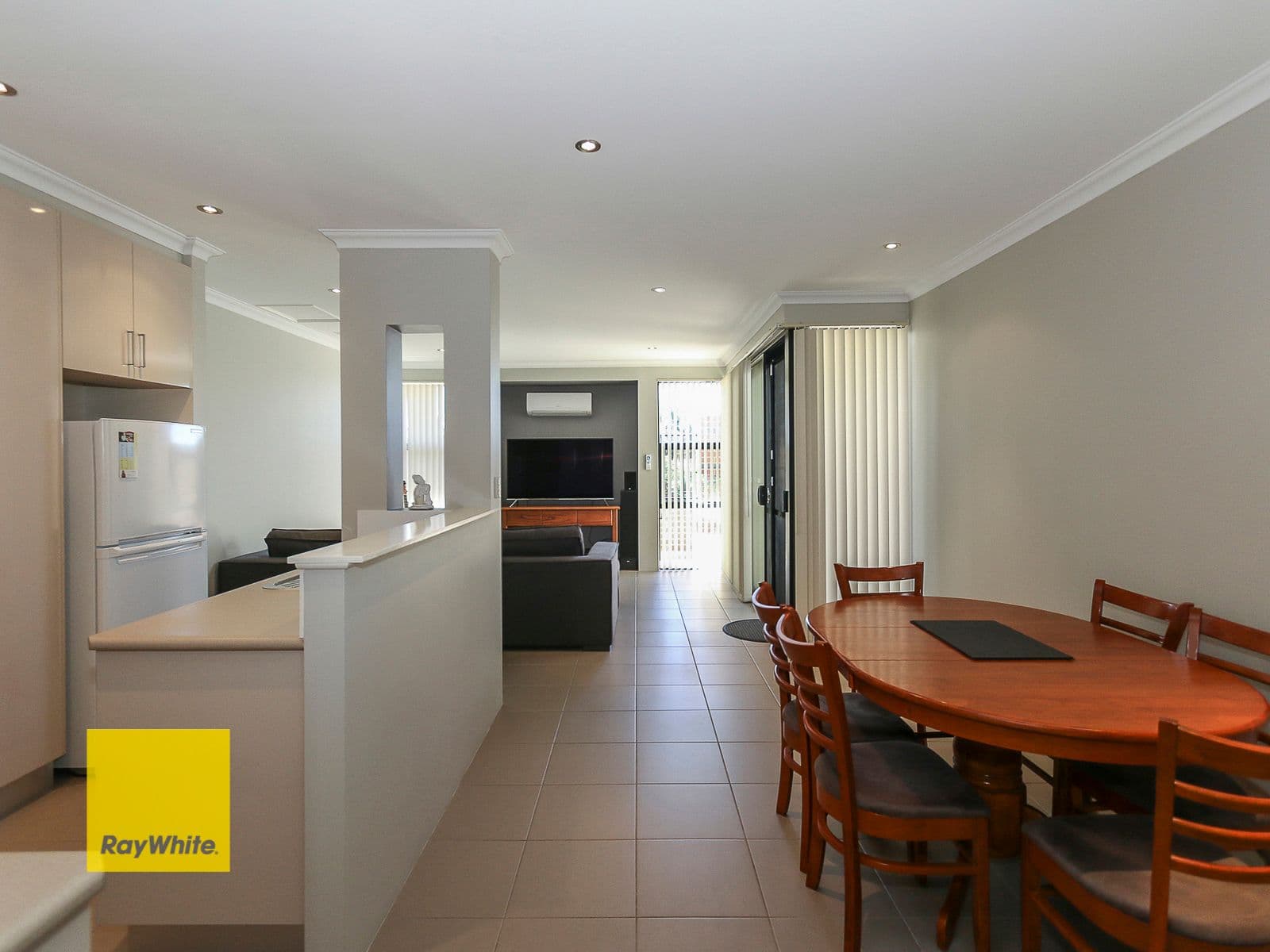 2 Dana Way, Madeley WA 6065, Madeley - Thumbnail 5