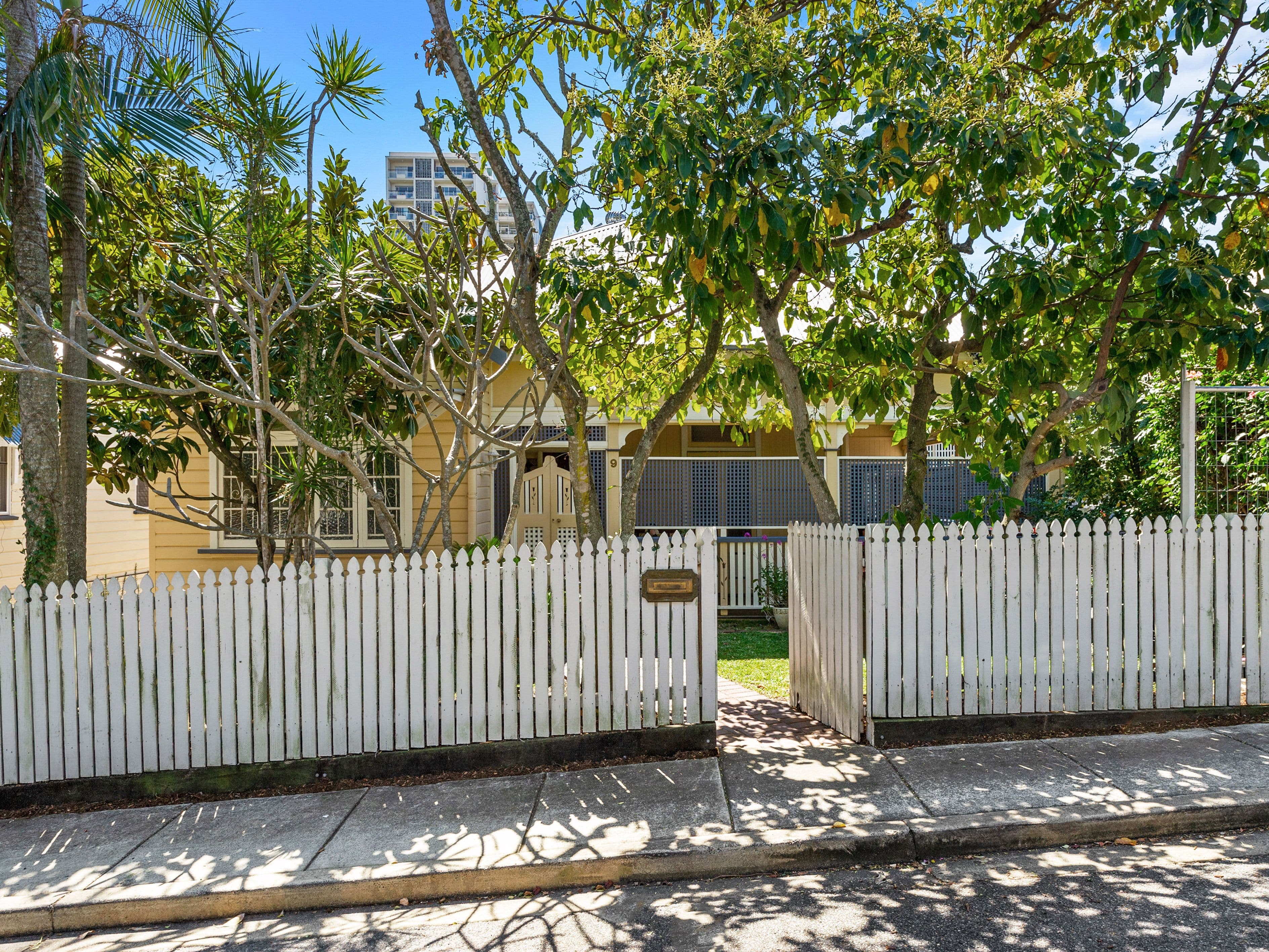 9 Hazlewood Street, Highgate Hill QLD 4101, Highgate Hill - Thumbnail 2