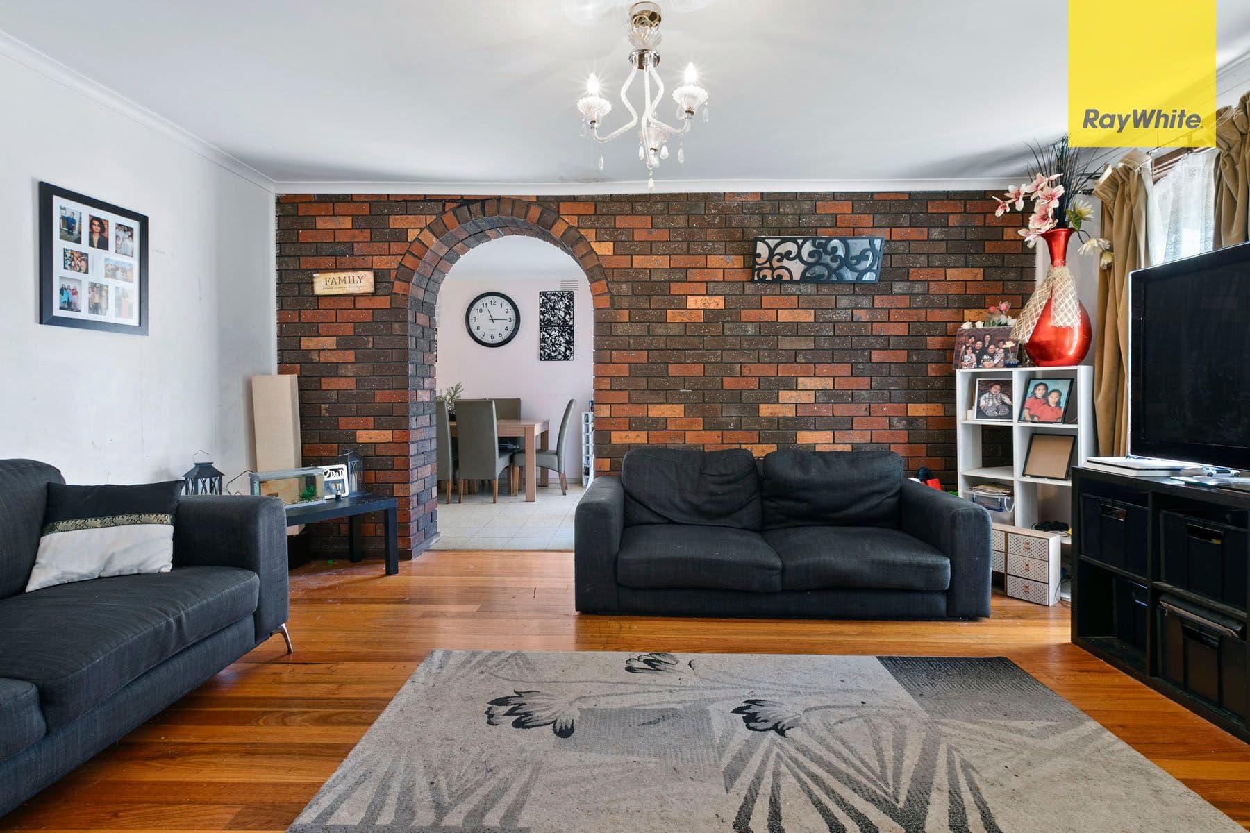 33 Erindale Avenue, Deer Park VIC 3023, Deer Park - Thumbnail 2