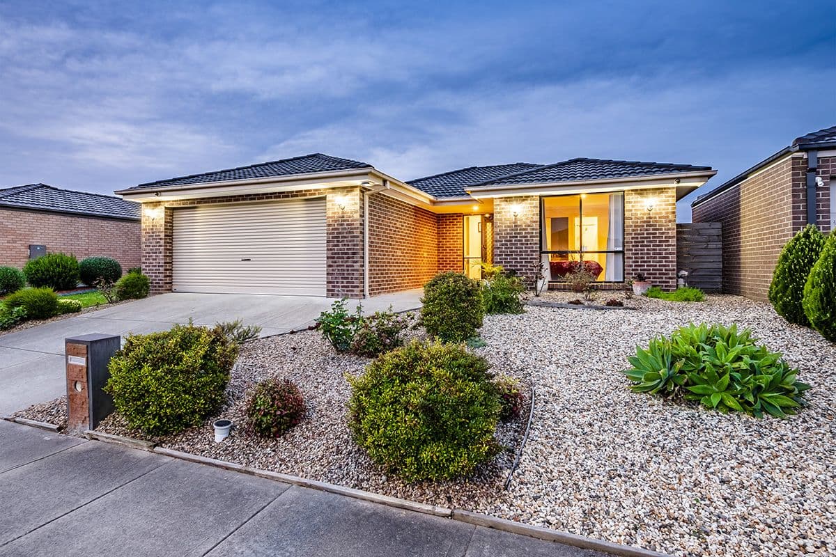 13 Raven Court, Pakenham VIC 3810, Pakenham - Thumbnail 2