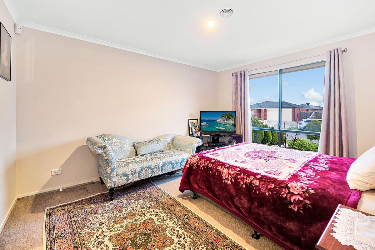 13 Raven Court, Pakenham VIC 3810, Pakenham - Thumbnail 3