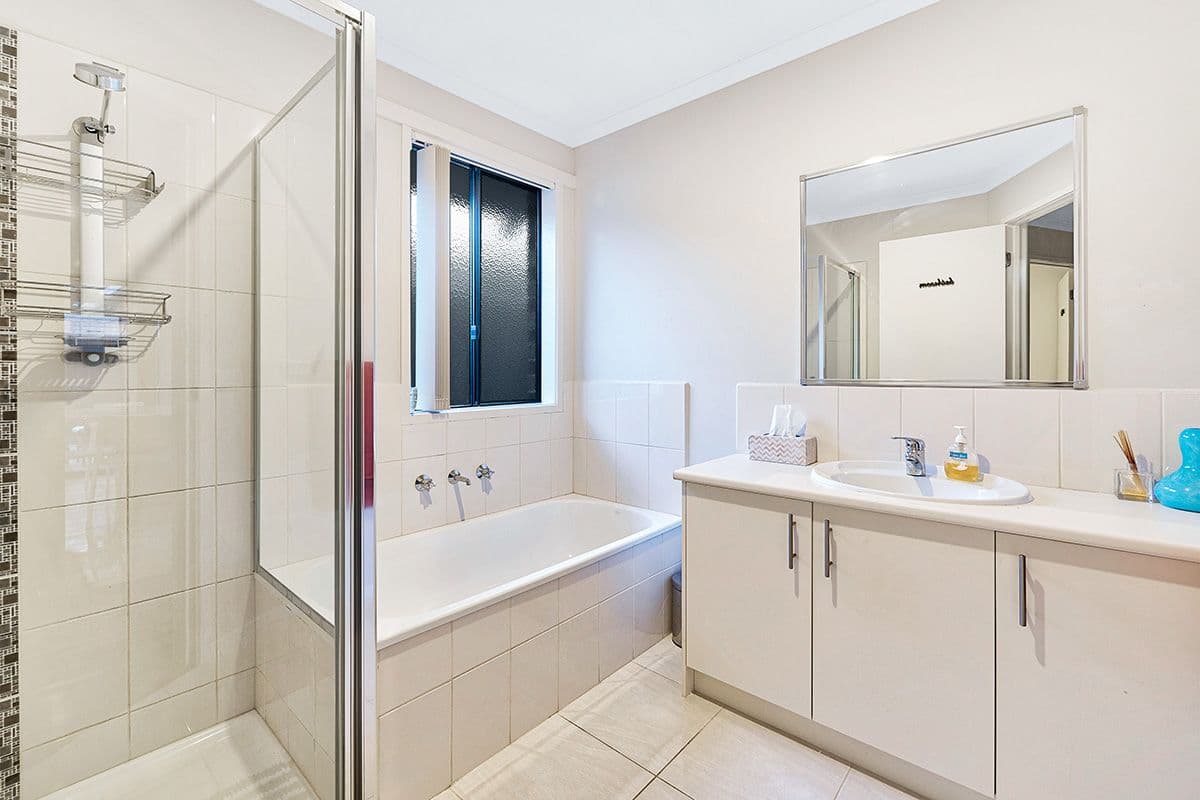 13 Raven Court, Pakenham VIC 3810, Pakenham - Thumbnail 4