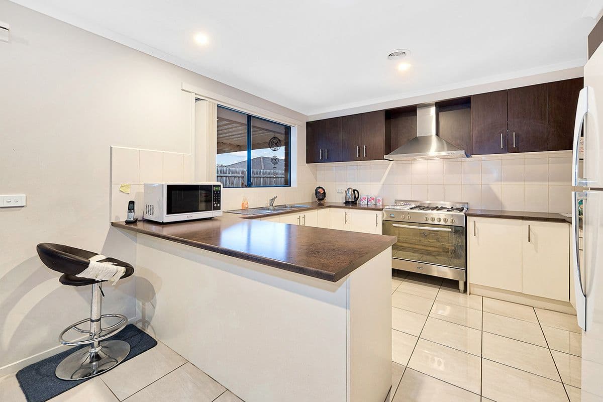 13 Raven Court, Pakenham VIC 3810, Pakenham - Thumbnail 7