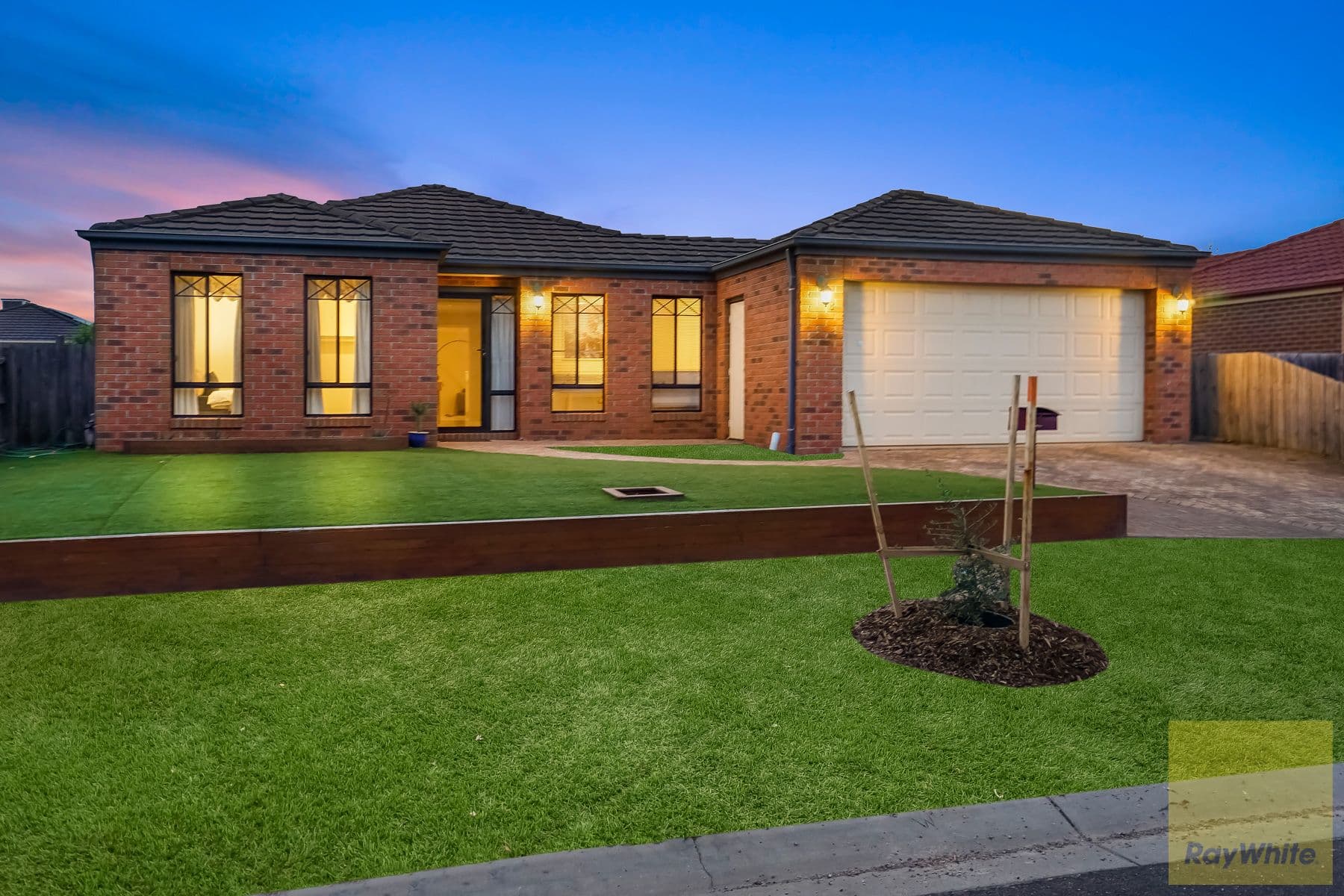 8 Joybells Crescent, Tarneit VIC 3029, Tarneit - Thumbnail 2
