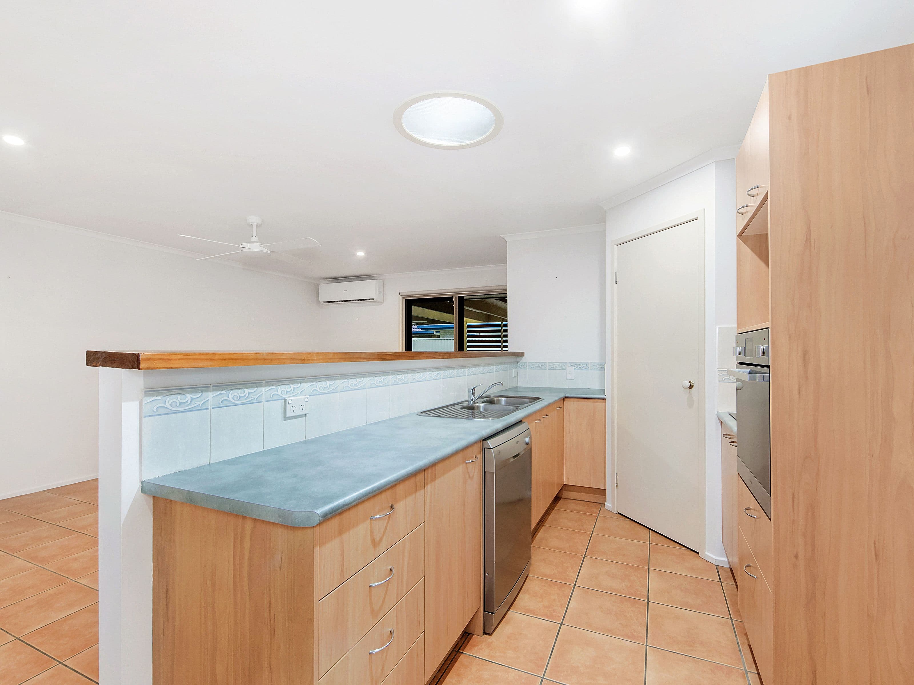 6 Waverley Park Close, Oxenford QLD 4210, Oxenford - Thumbnail 6