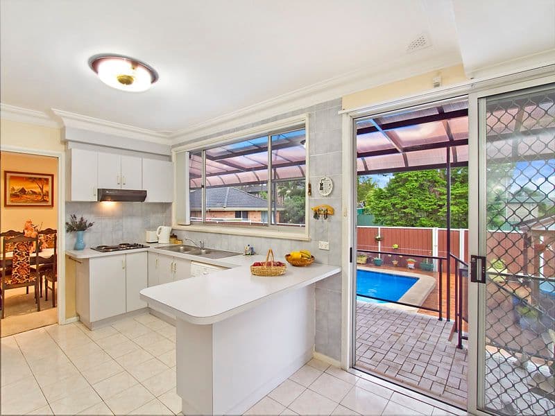 33 Essington Crescent, SYLVANIA NSW 2224, Sylvania - Thumbnail 3
