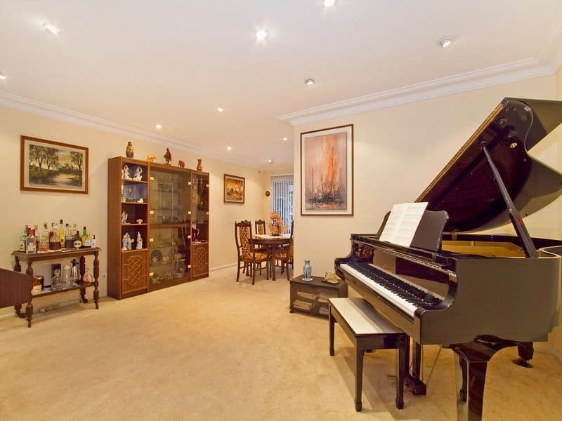 33 Essington Crescent, SYLVANIA NSW 2224, Sylvania - Thumbnail 4