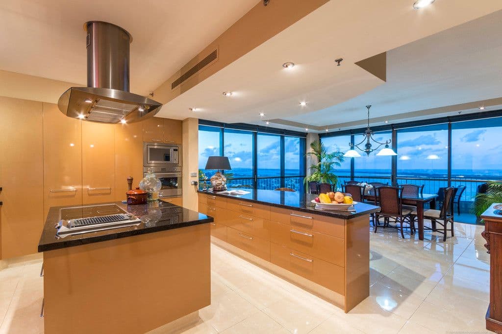  21 Bayview Street, Runaway Bay QLD 4216, Runaway Bay - Thumbnail 6