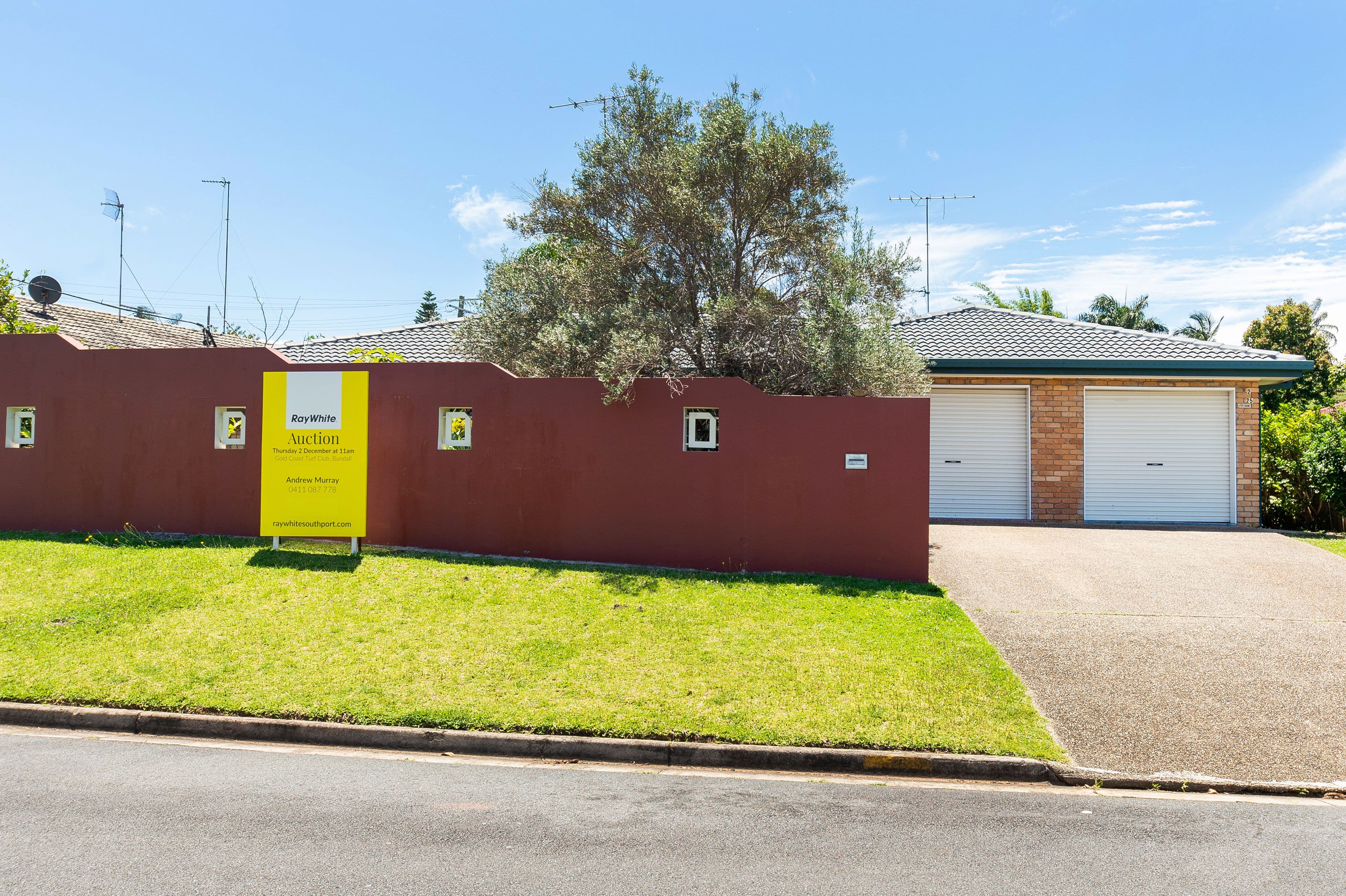 25 Terrigal Crescent, Southport QLD 4215, Southport - Thumbnail 2