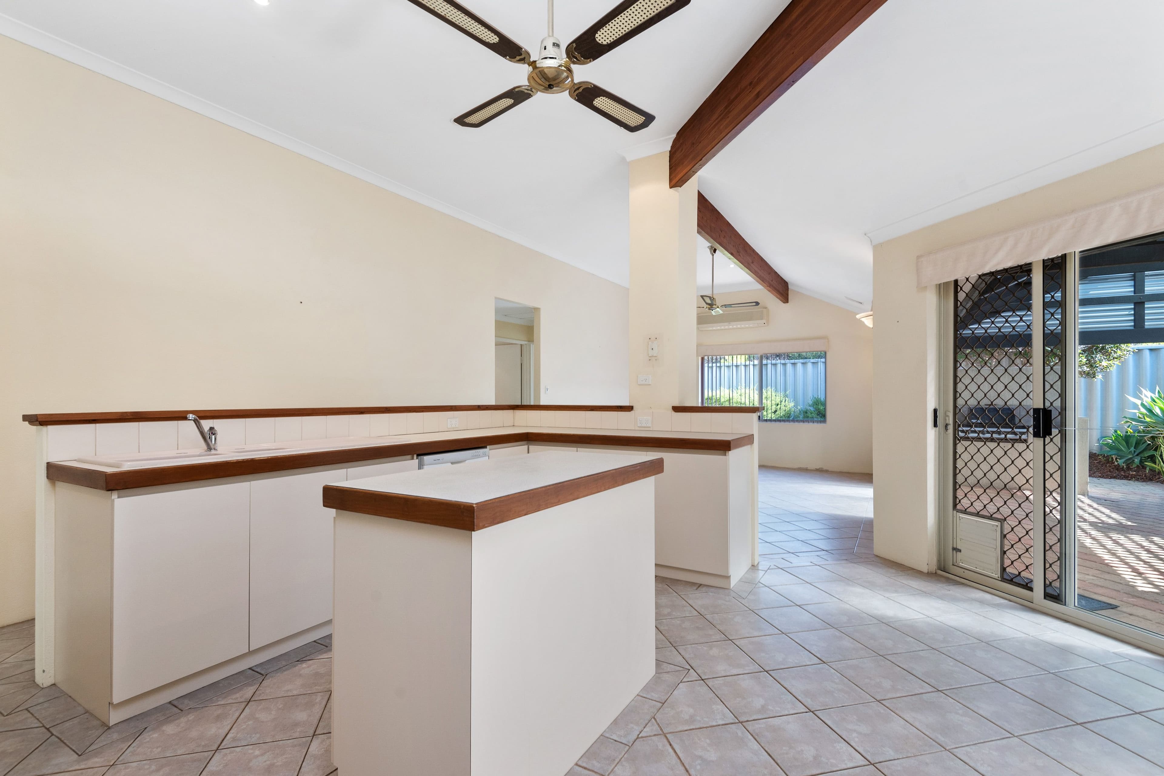 11 Mayena Retreat, Hillarys WA 6025, Hillarys - Thumbnail 6