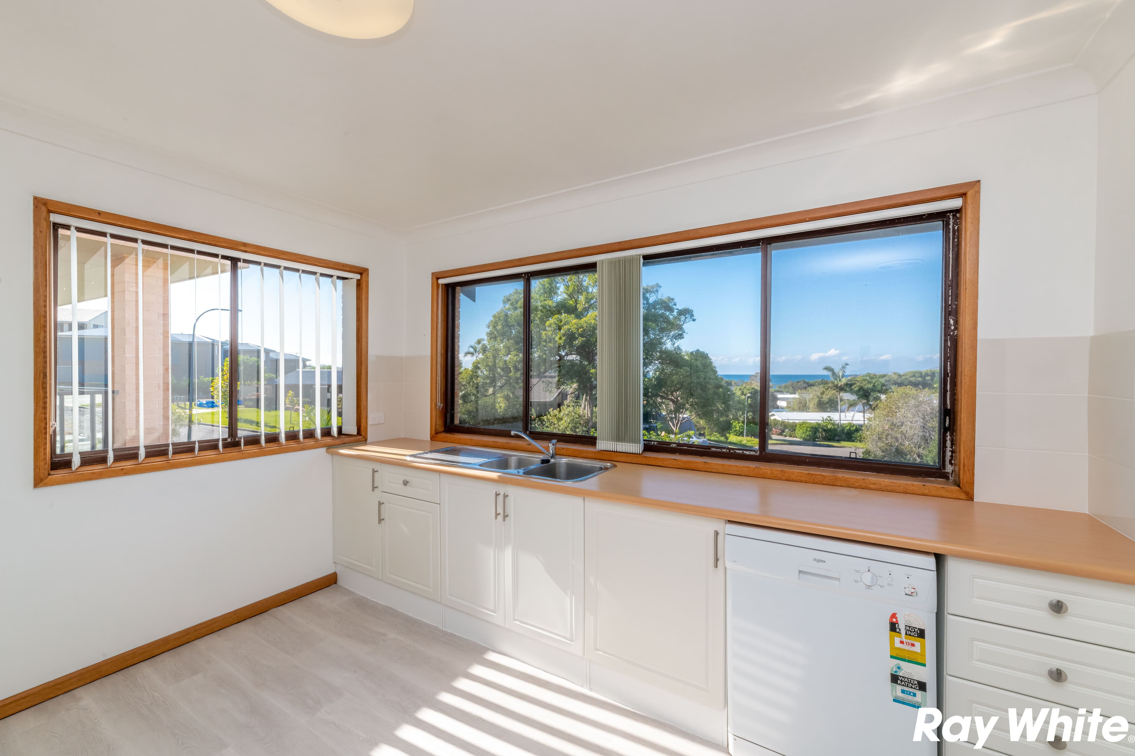 8 Coromont Drive, Red Head NSW 2430, Red Head - Thumbnail 2