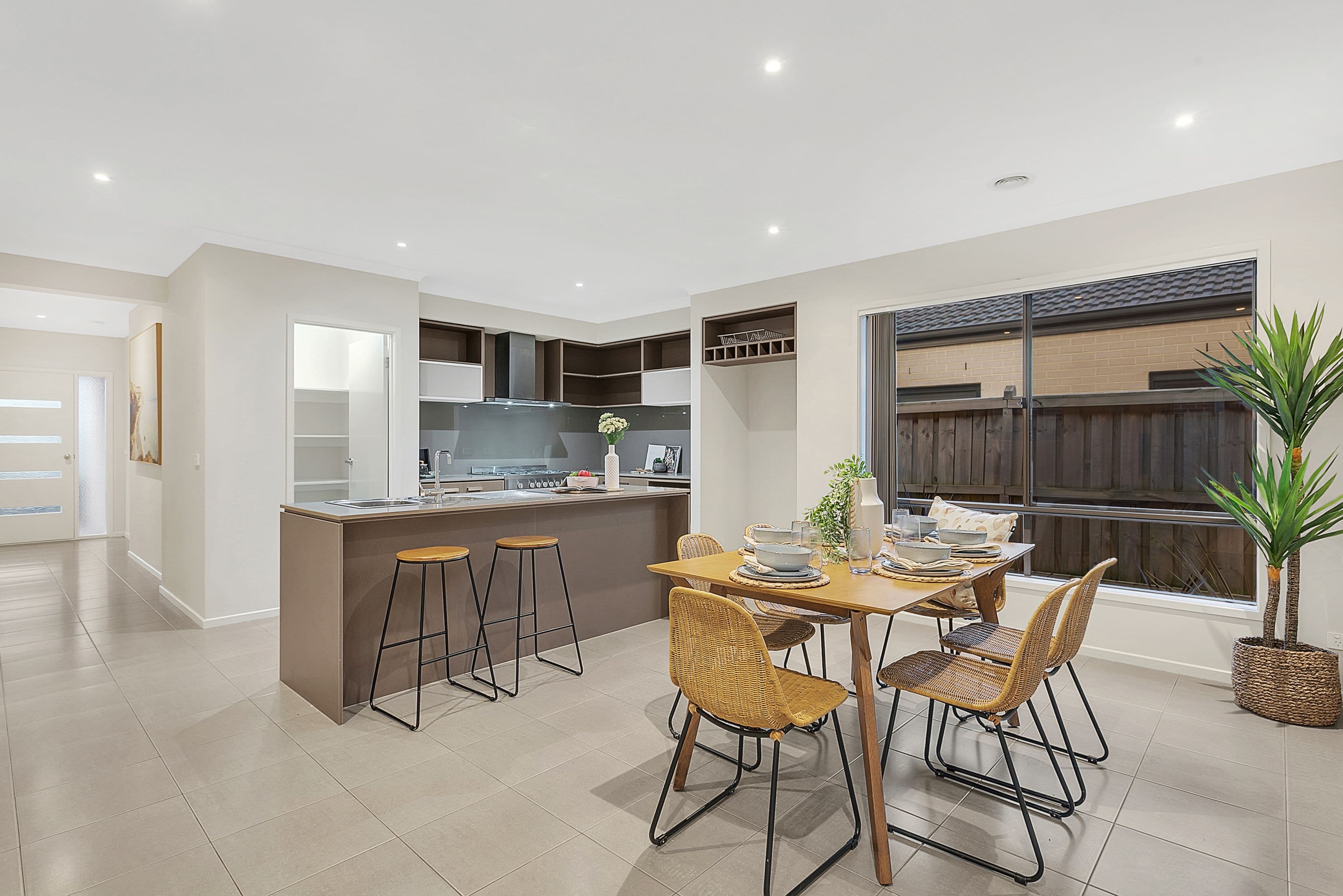 37 Fitzwilliam Circuit, Clyde North VIC 3978, Clyde North - Thumbnail 4