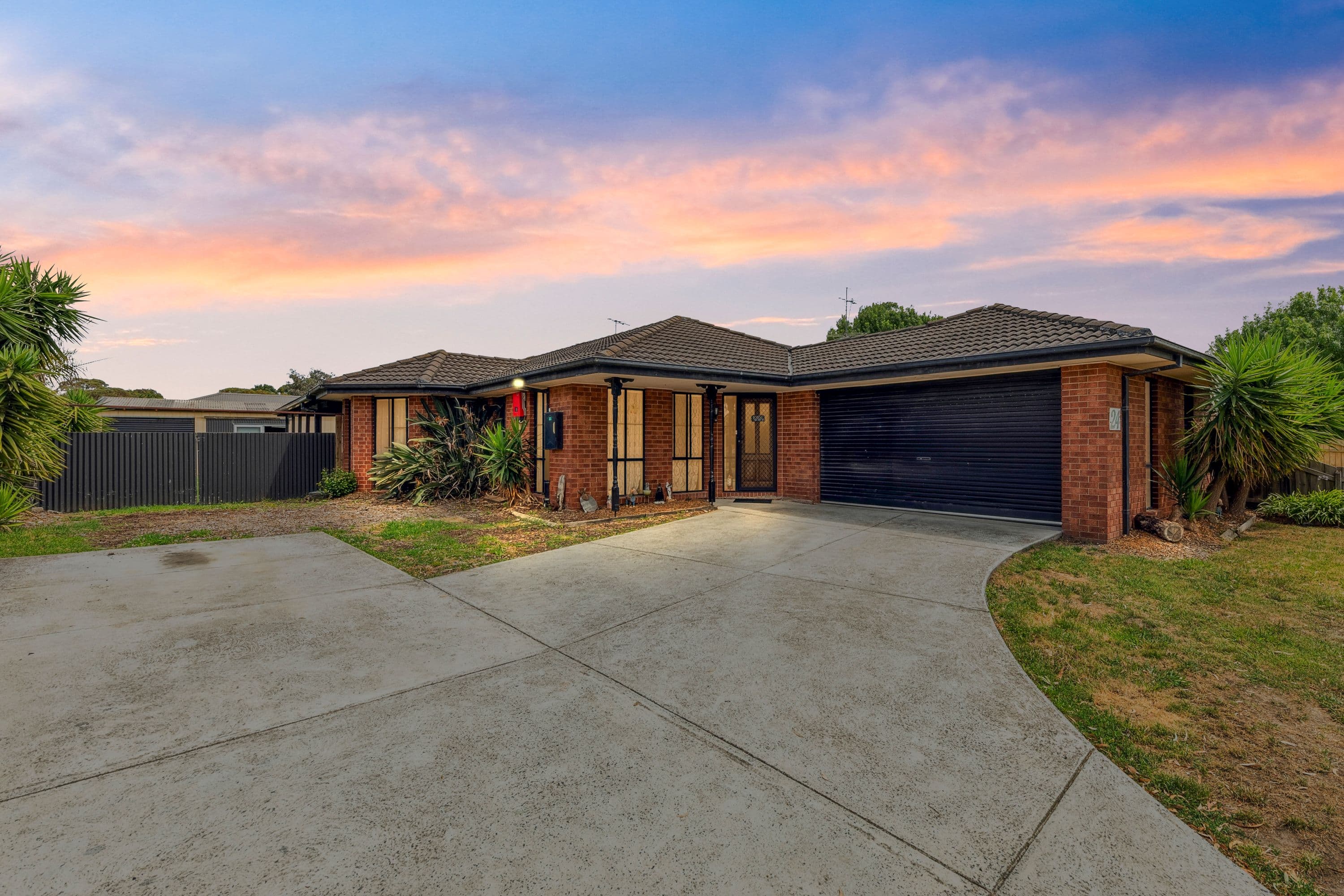 24 Bluegrass Crescent, Pakenham VIC 3810, Pakenham - Thumbnail 2