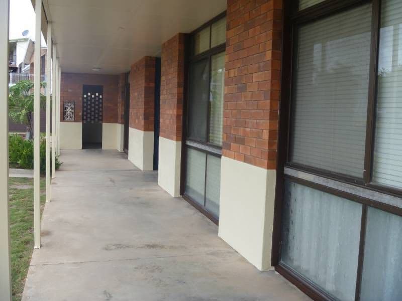 16 Wodonga Street, CLINTON QLD 4680, Clinton - Thumbnail 5