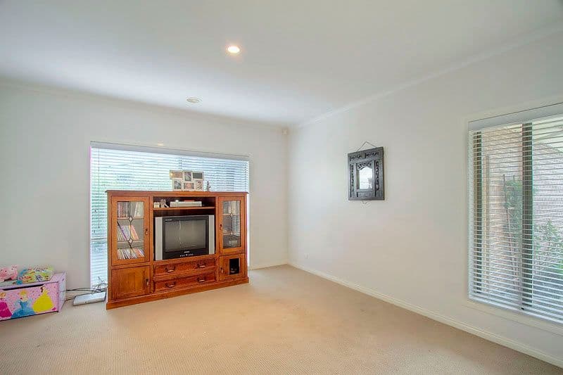 11 Red Oak Terrace, LYNDHURST VIC 3975, Lyndhurst - Thumbnail 2