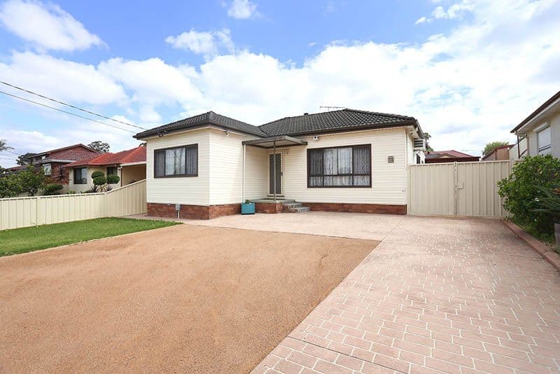 255 Hoof Street, Grafton - Image 1
