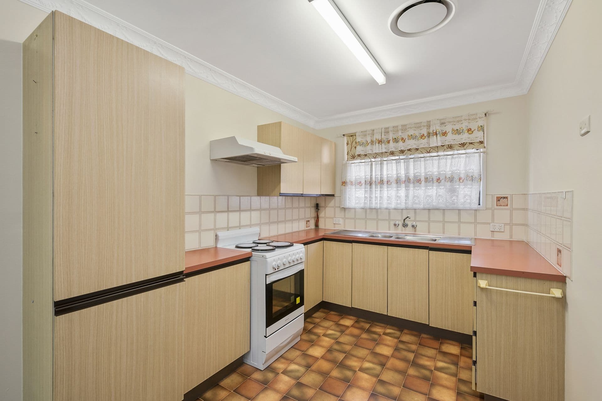 112 Oxley Avenue, Woody Point QLD 4019, Woody Point - Thumbnail 4