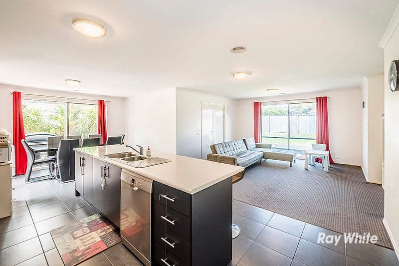 10 Vane Street, Cranbourne East VIC 3977, Cranbourne East - Thumbnail 6