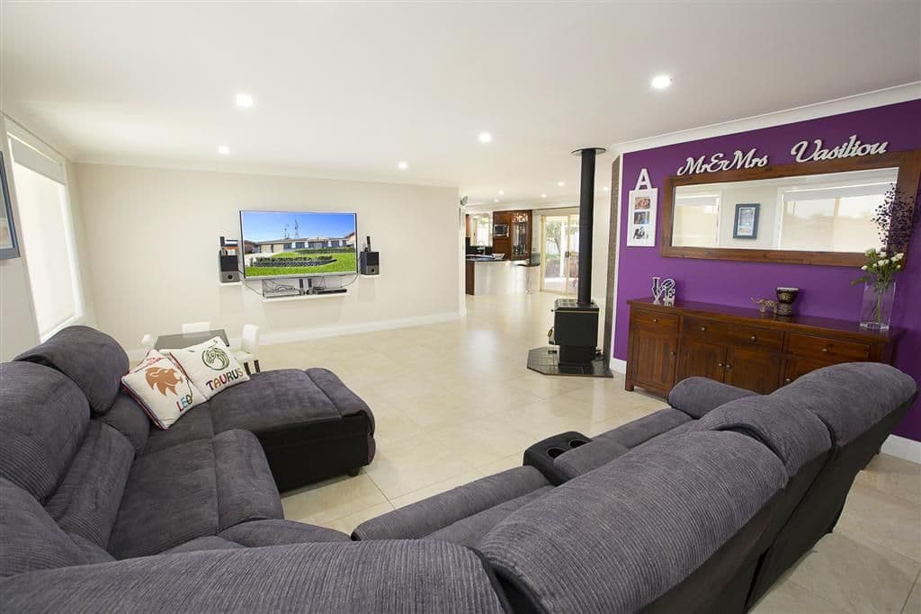 18 Yellowgum Close, Glenmore Park NSW 2745, Glenmore Park - Thumbnail 3