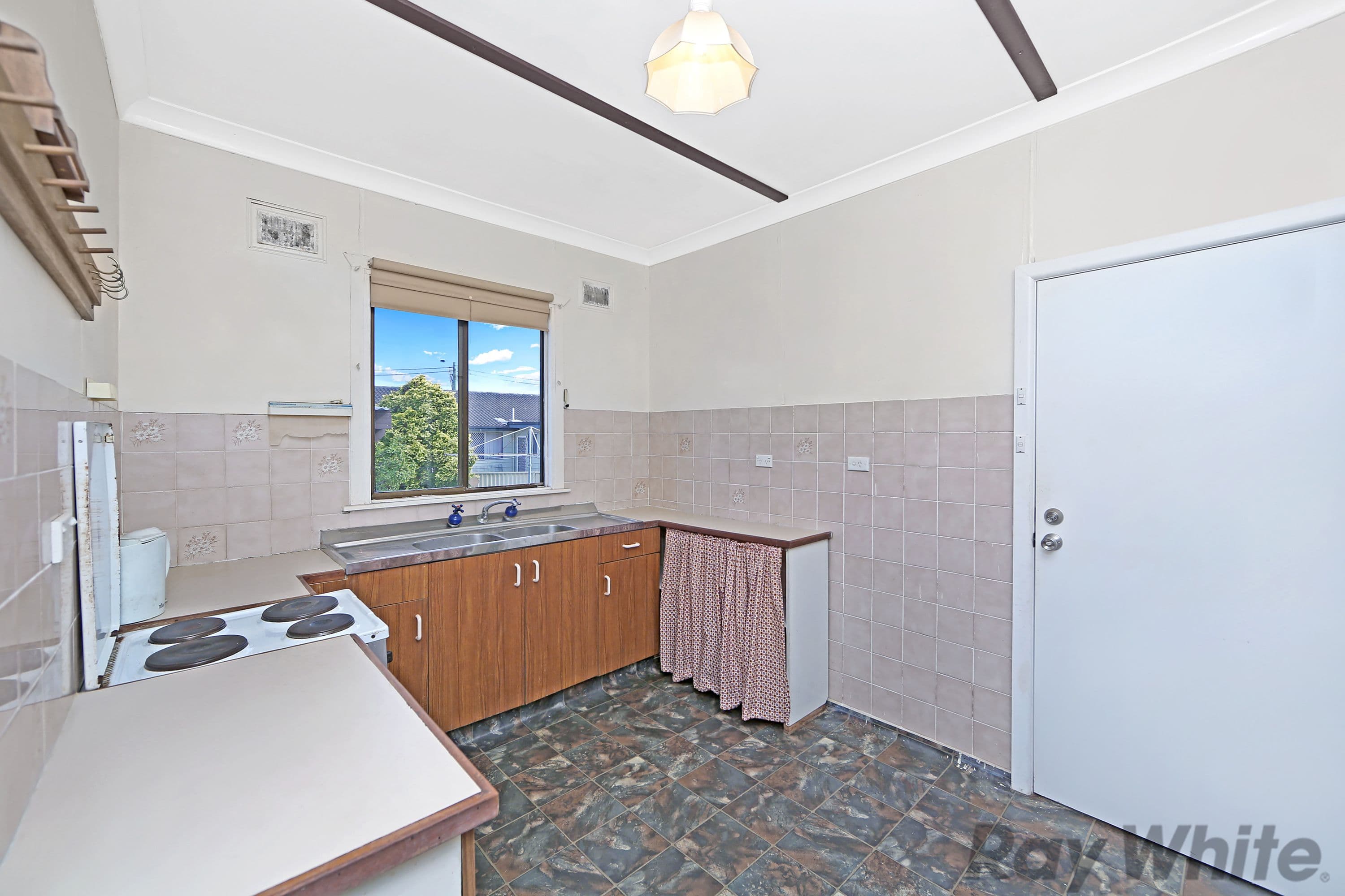 31 Ourringo Street, Budgewoi - Thumbnail 3