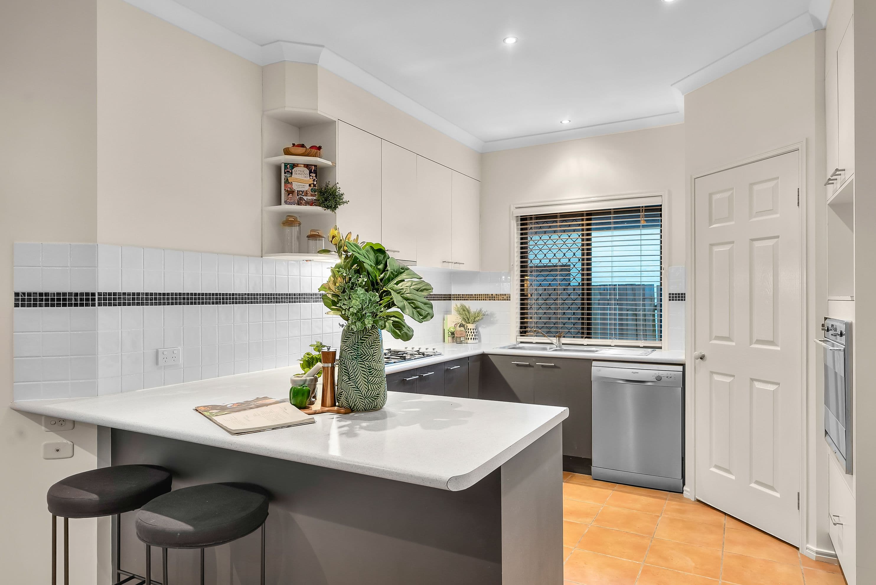 6 Senior Close, North Lakes QLD 4509, North Lakes - Thumbnail 6