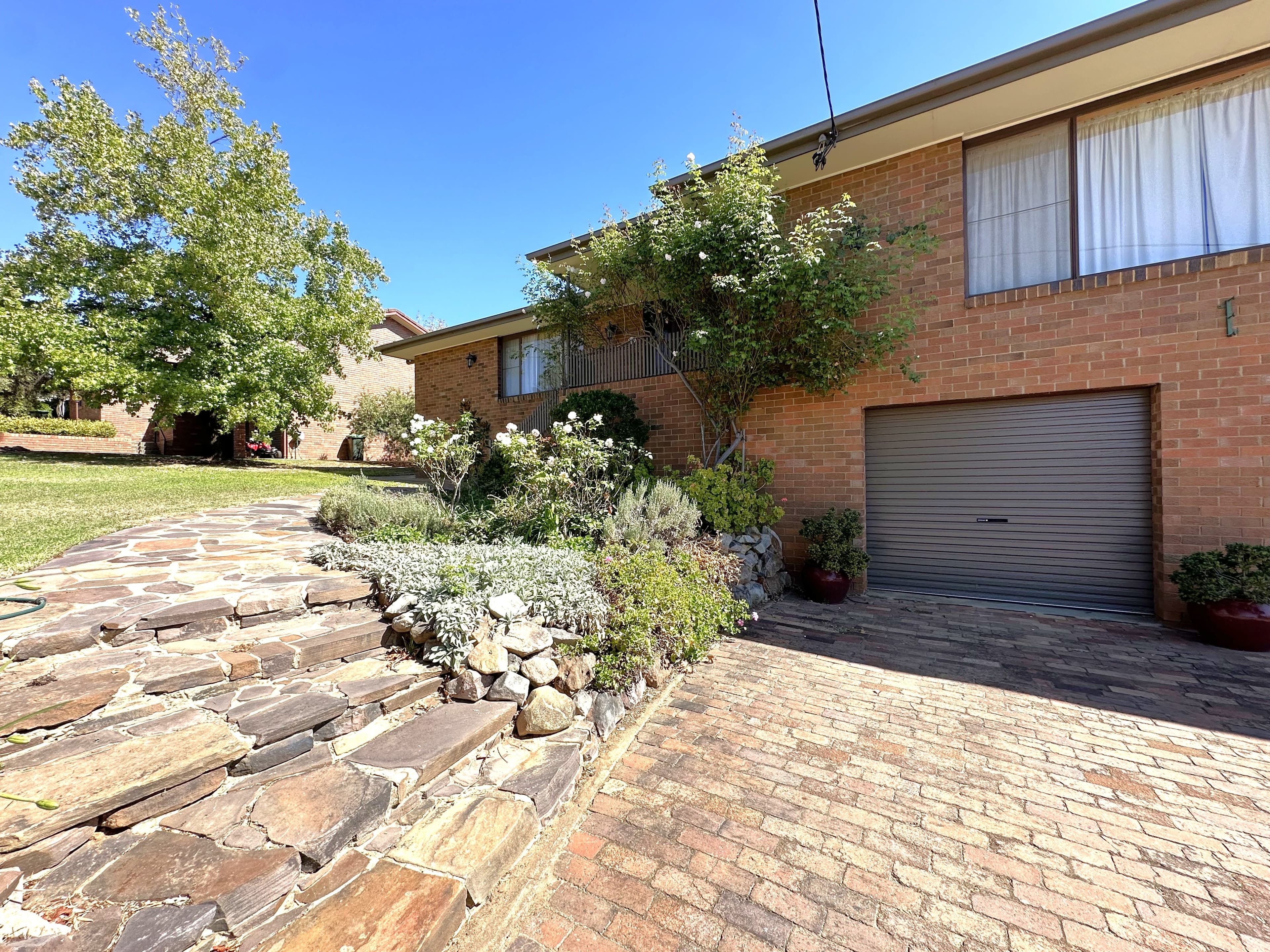 25 Cowper Street, Young NSW 2594, Young - Thumbnail 2
