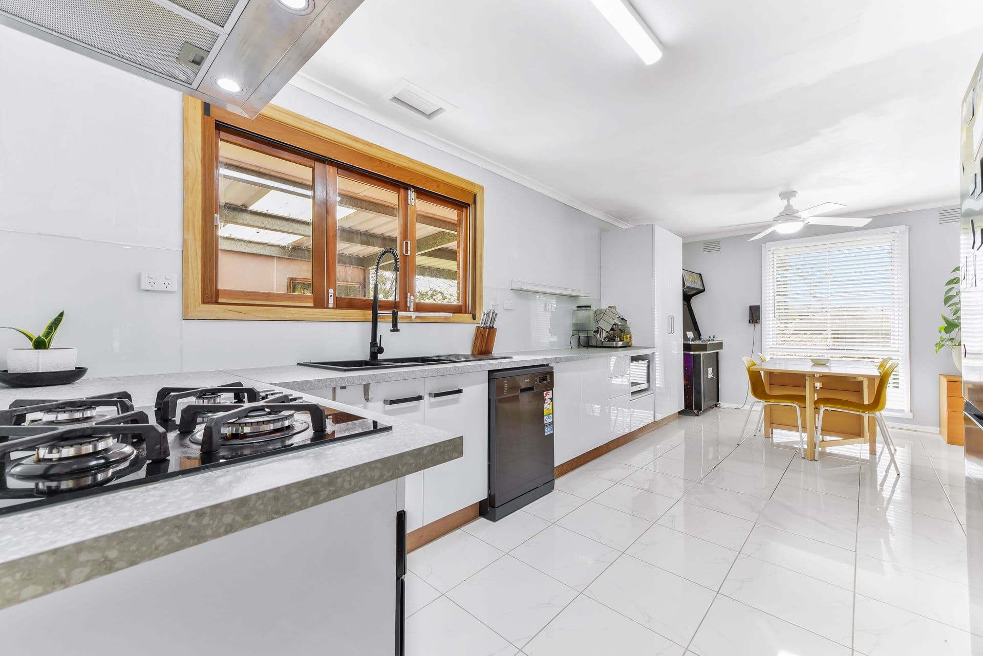 2 Crestdale Road, Wantirna VIC 3152, Wantirna - Thumbnail 3