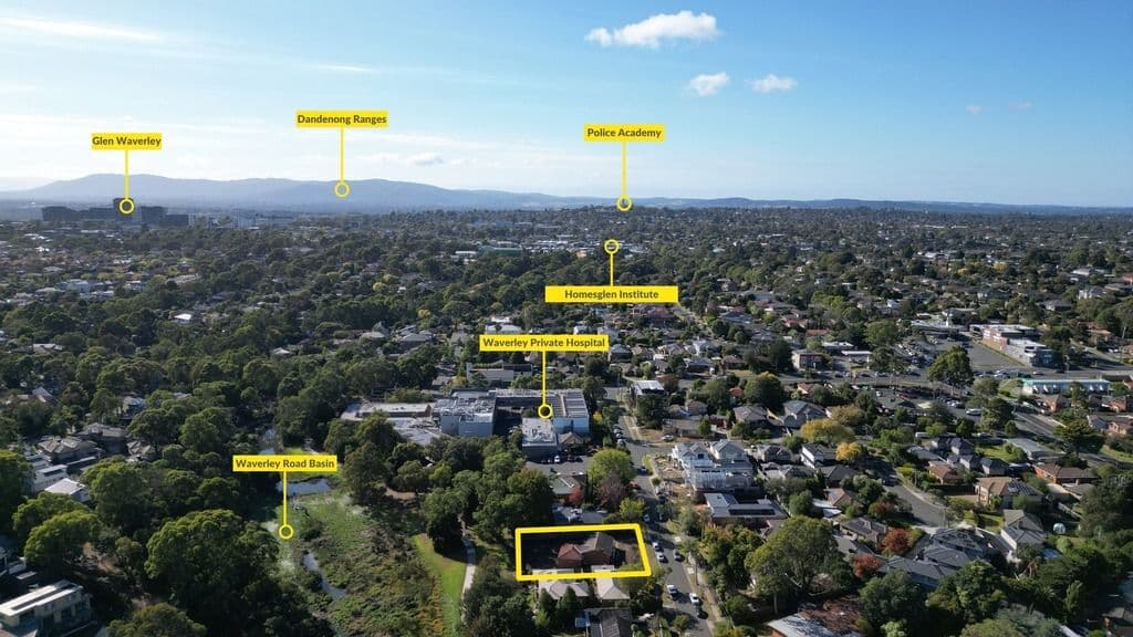 11 Meadow Crescent, Mount Waverley VIC 3149, Mount Waverley - Thumbnail 2