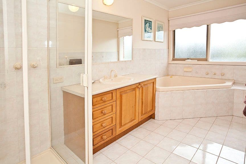2 Daryl Avenue, GLEN WAVERLEY VIC 3150, Glen Waverley - Thumbnail 7