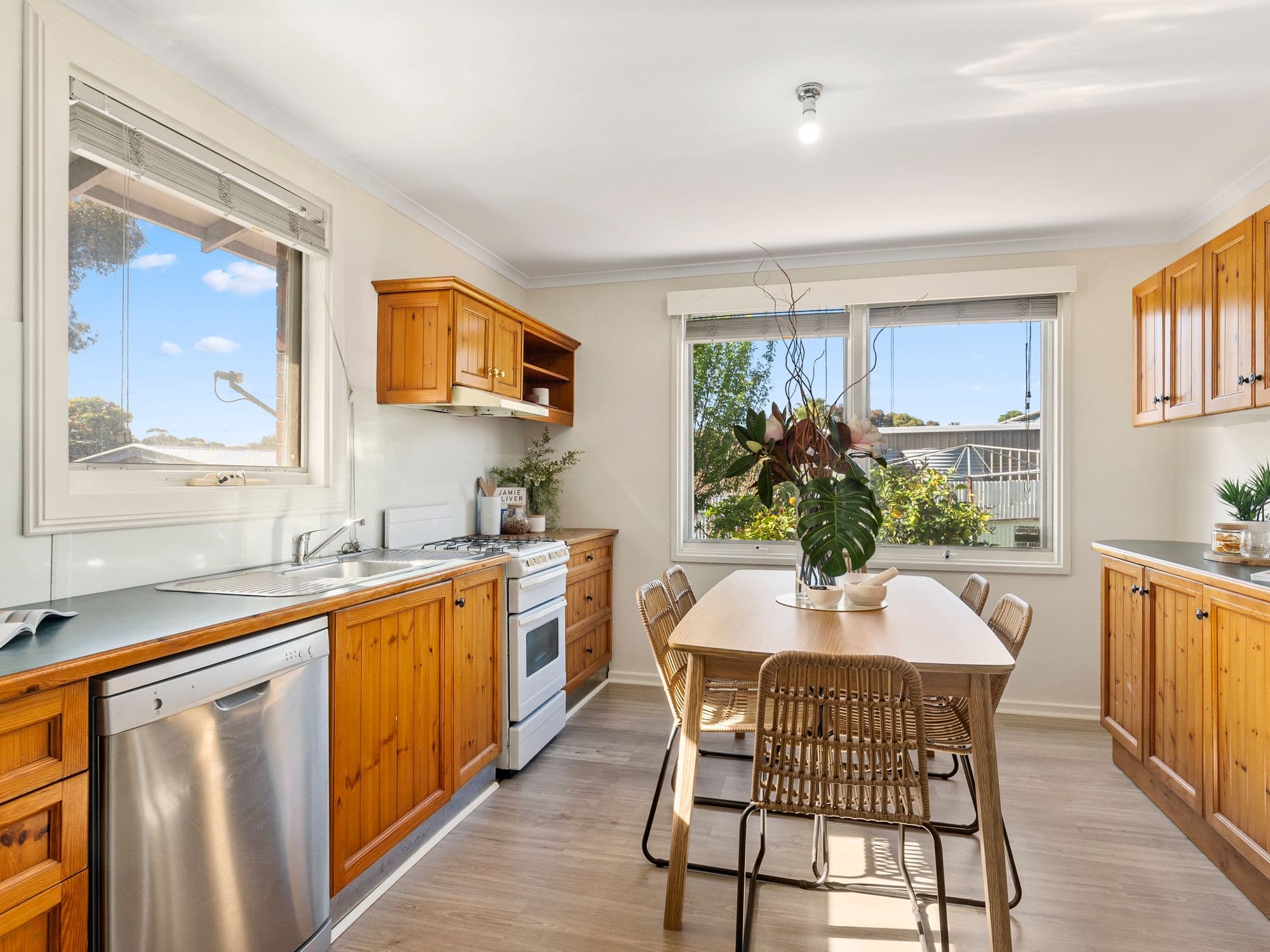 19 Louise Crescent, Morphett Vale SA 5162, Morphett Vale - Thumbnail 3